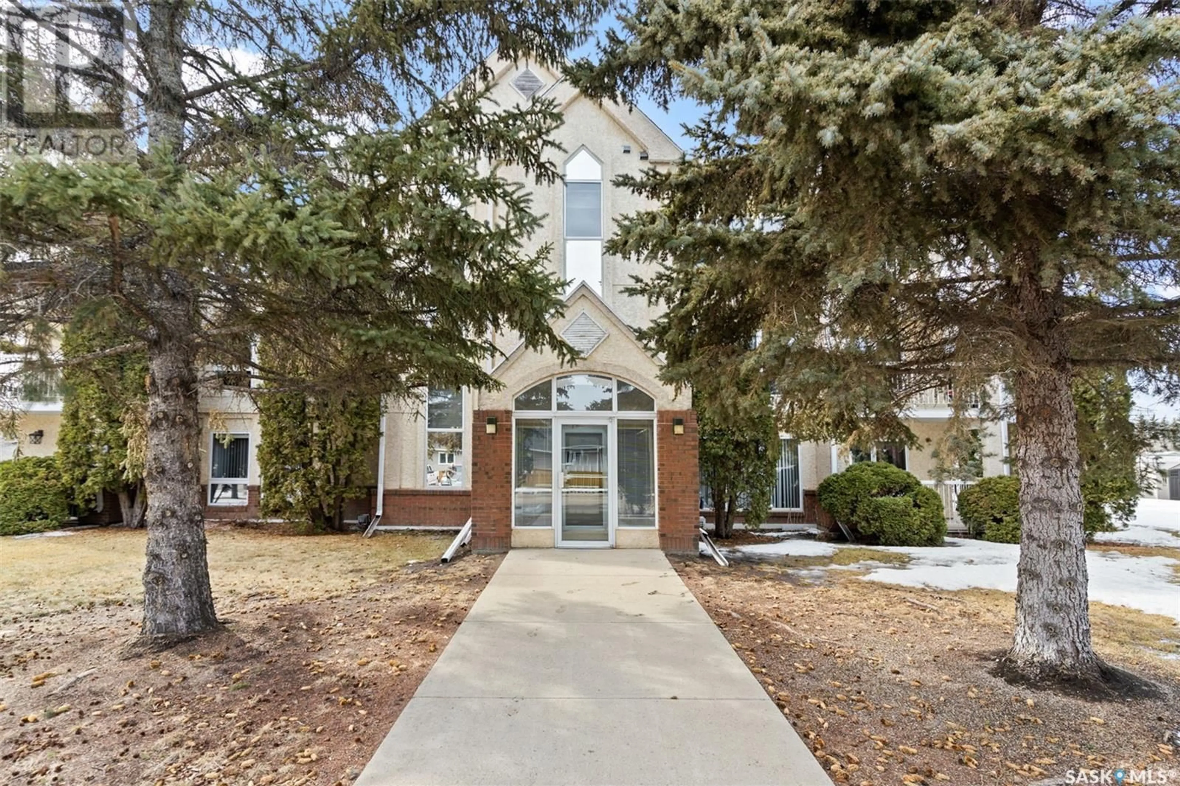 Indoor foyer for 101 214 ROSS AVENUE, Dalmeny Saskatchewan S0K1E0