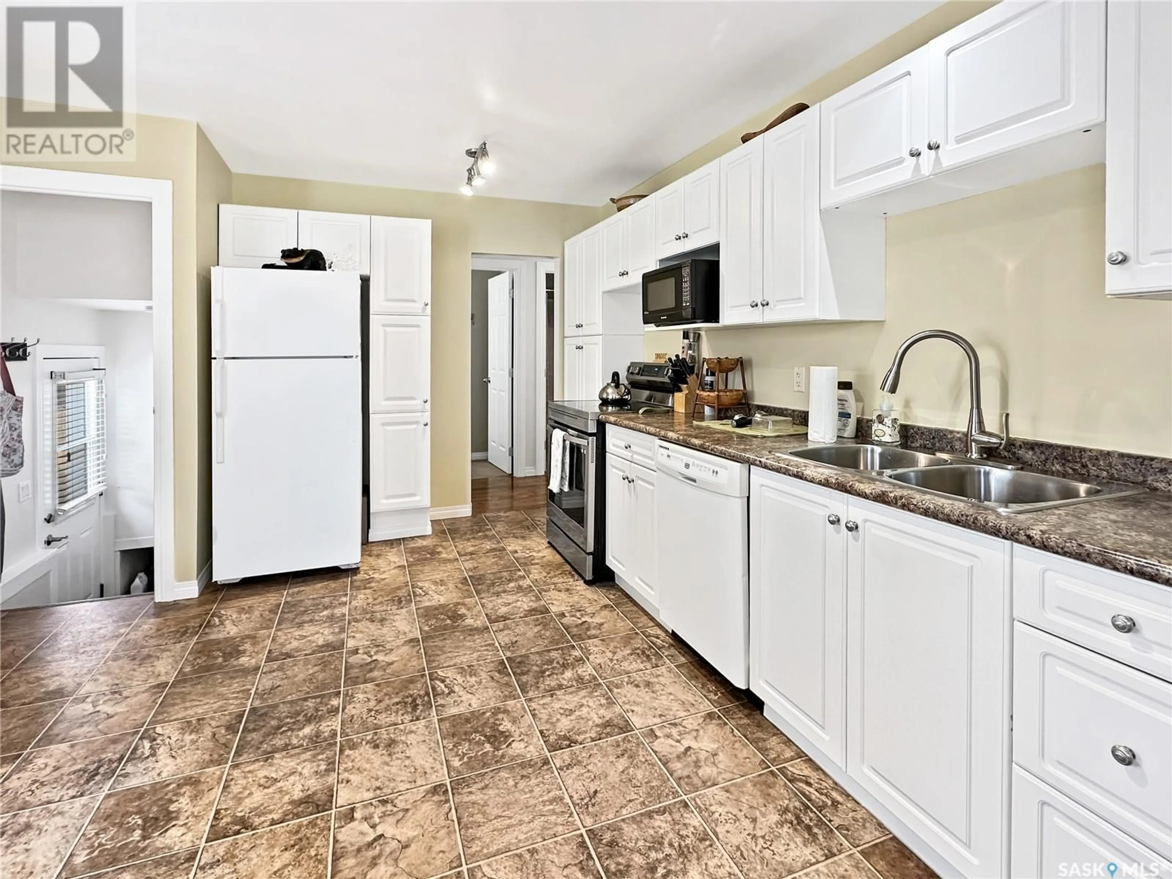 Standard kitchen, ceramic/tile floor for 614 GODKIN AVENUE, Balcarres Saskatchewan S0G0C0
