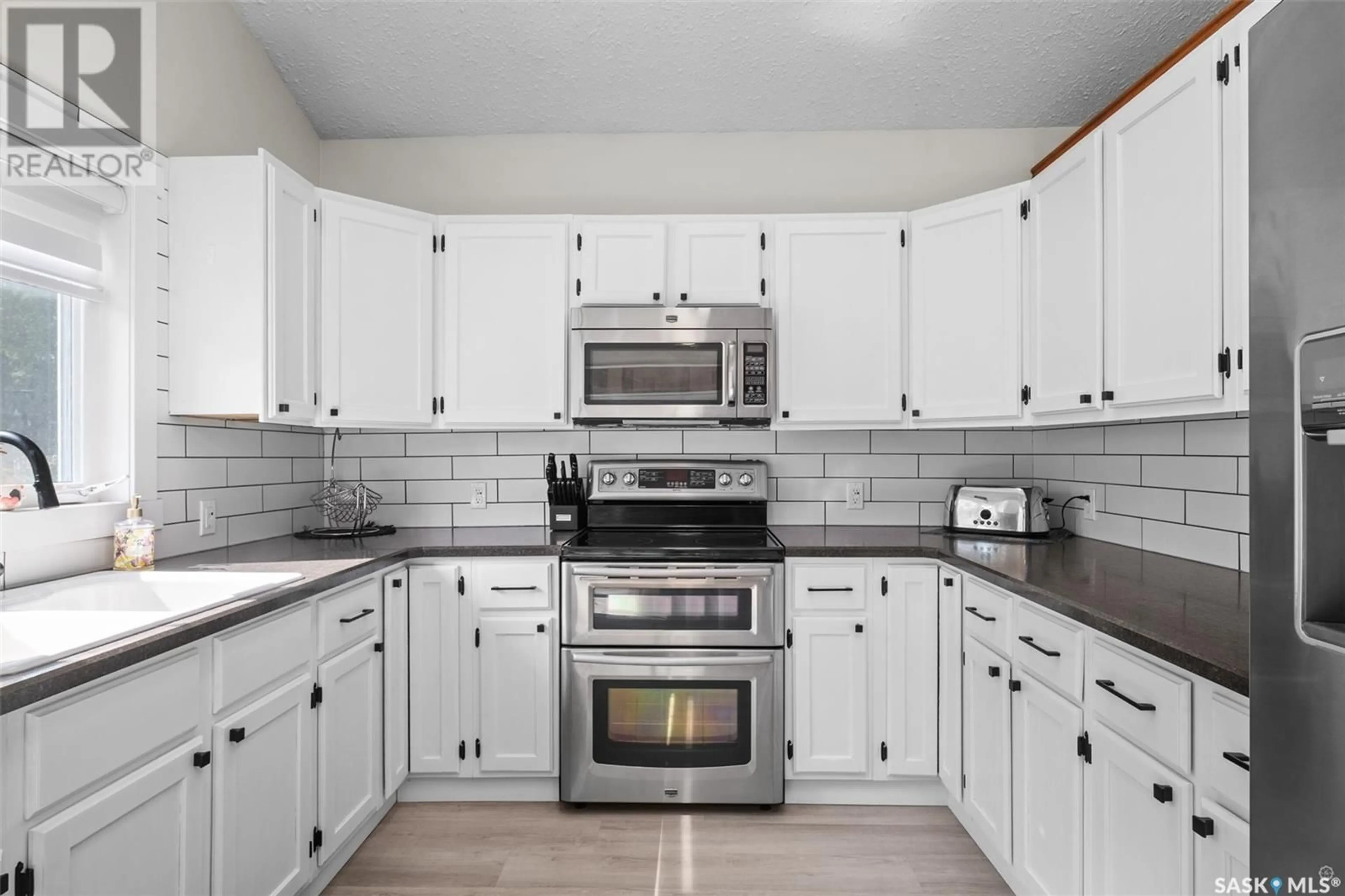 Standard kitchen, ceramic/tile floor for 1337 MUSK ROAD, Prince Albert Saskatchewan S6V6P9