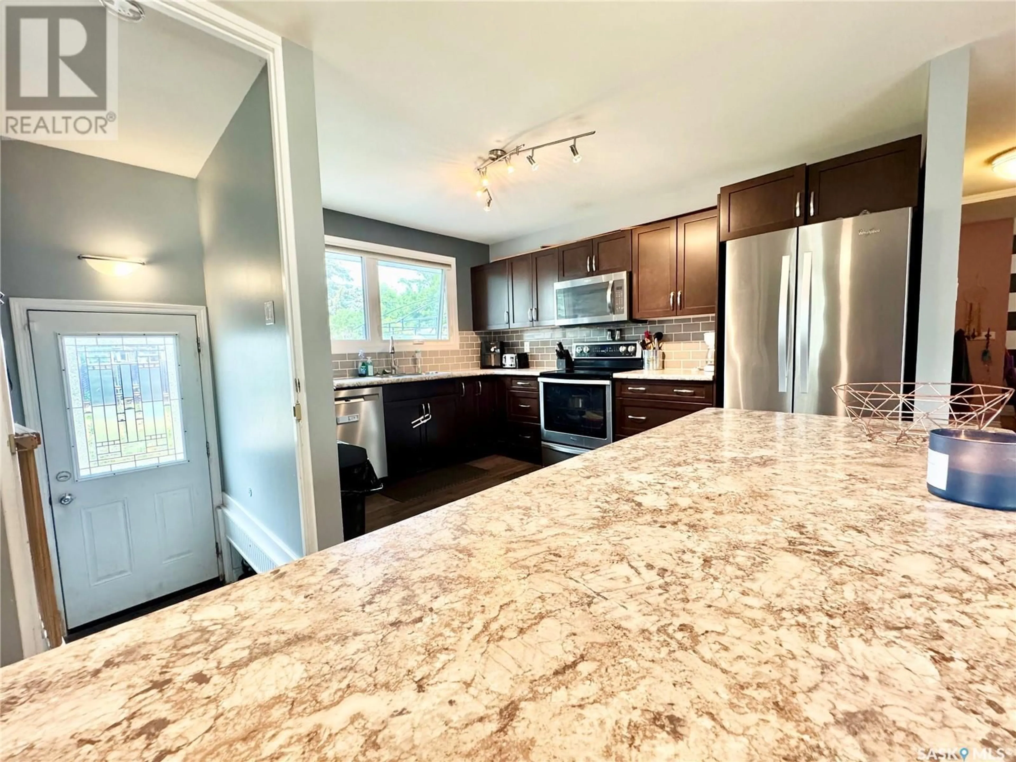 Open concept kitchen, unknown for 2505 MCDONALD AVENUE, Prince Albert Saskatchewan S6V2V7