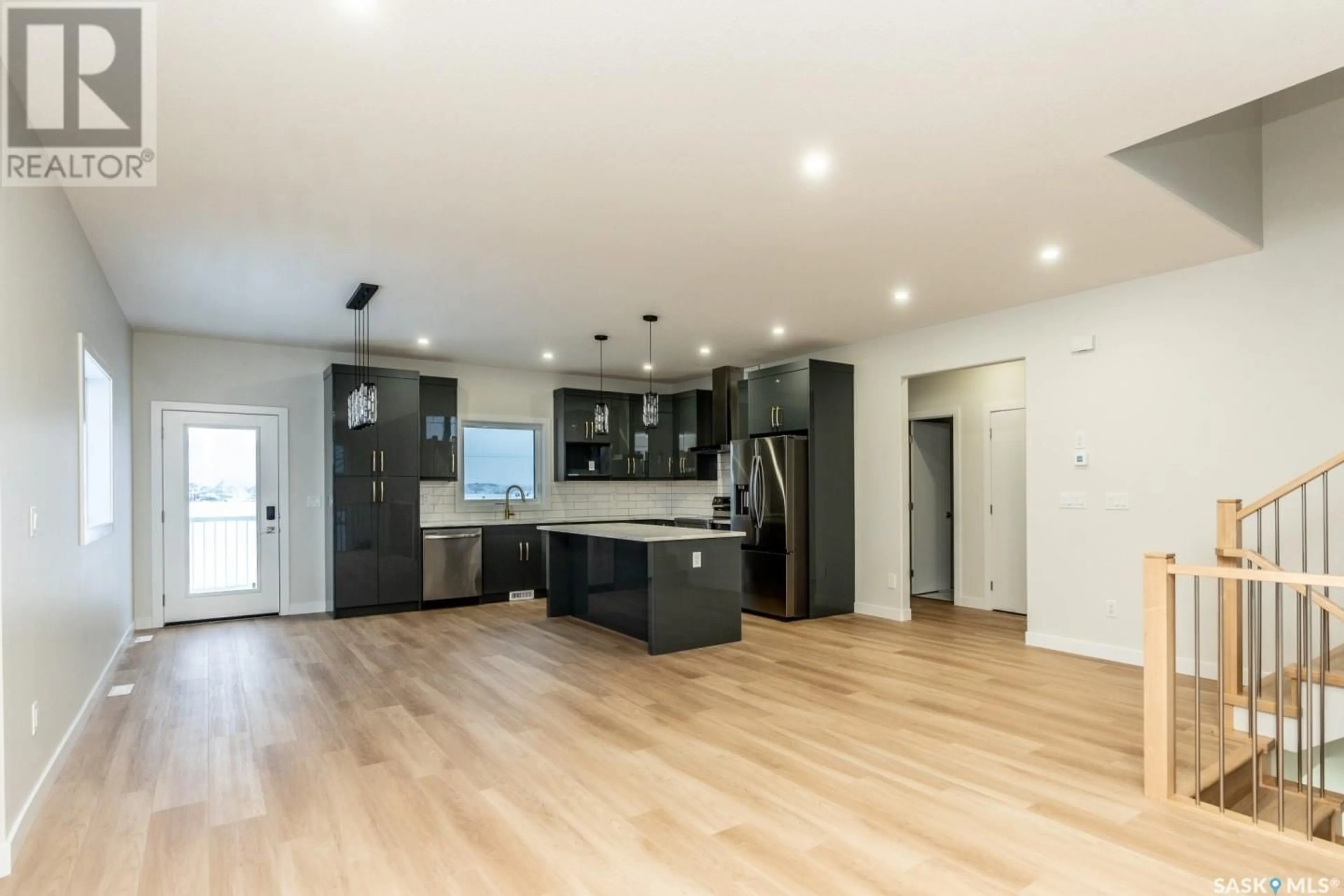 Open concept kitchen, unknown for 818 BENTLEY MANOR, Saskatoon Saskatchewan S7L6P2