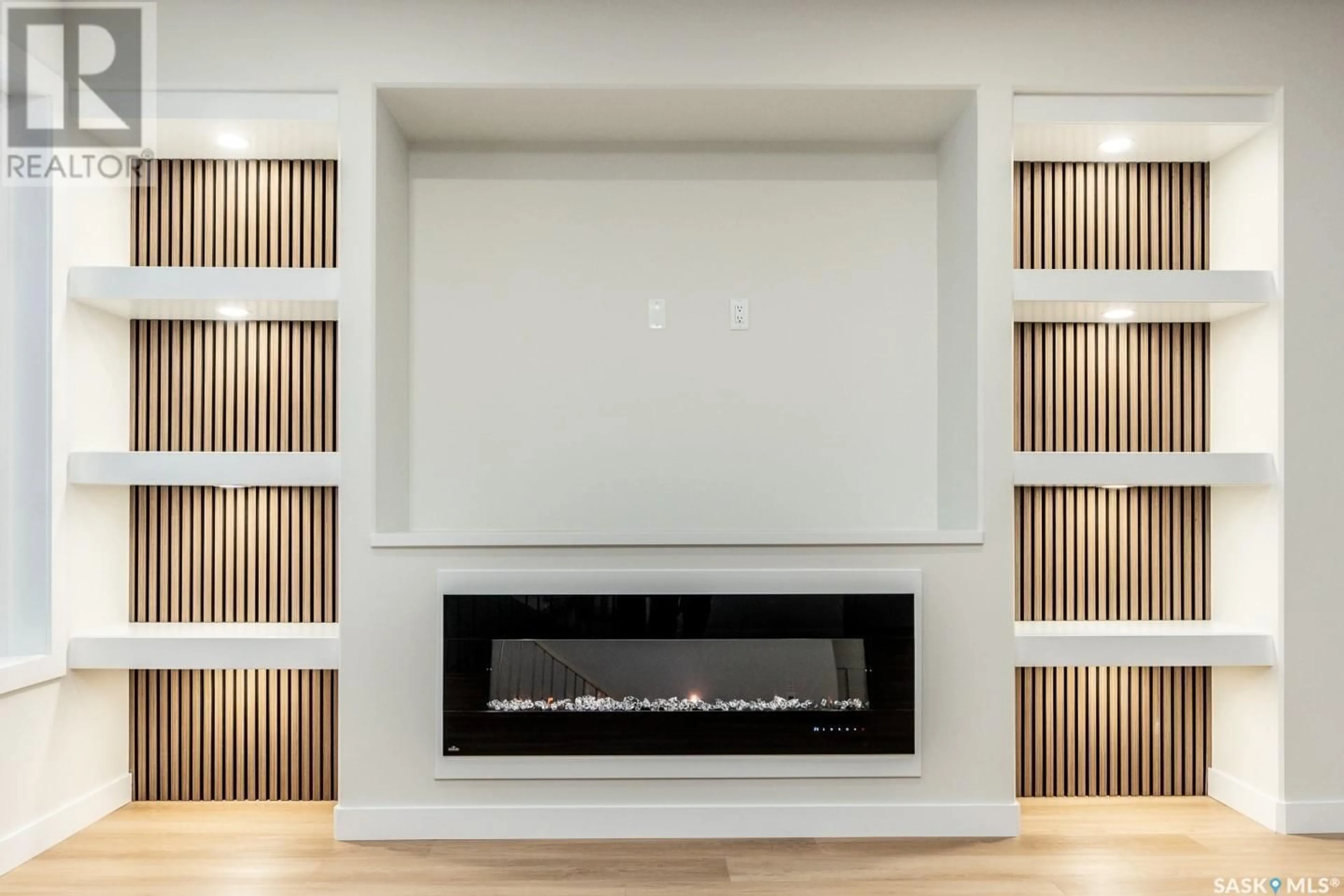 Home theater for 818 BENTLEY MANOR, Saskatoon Saskatchewan S7L6P2