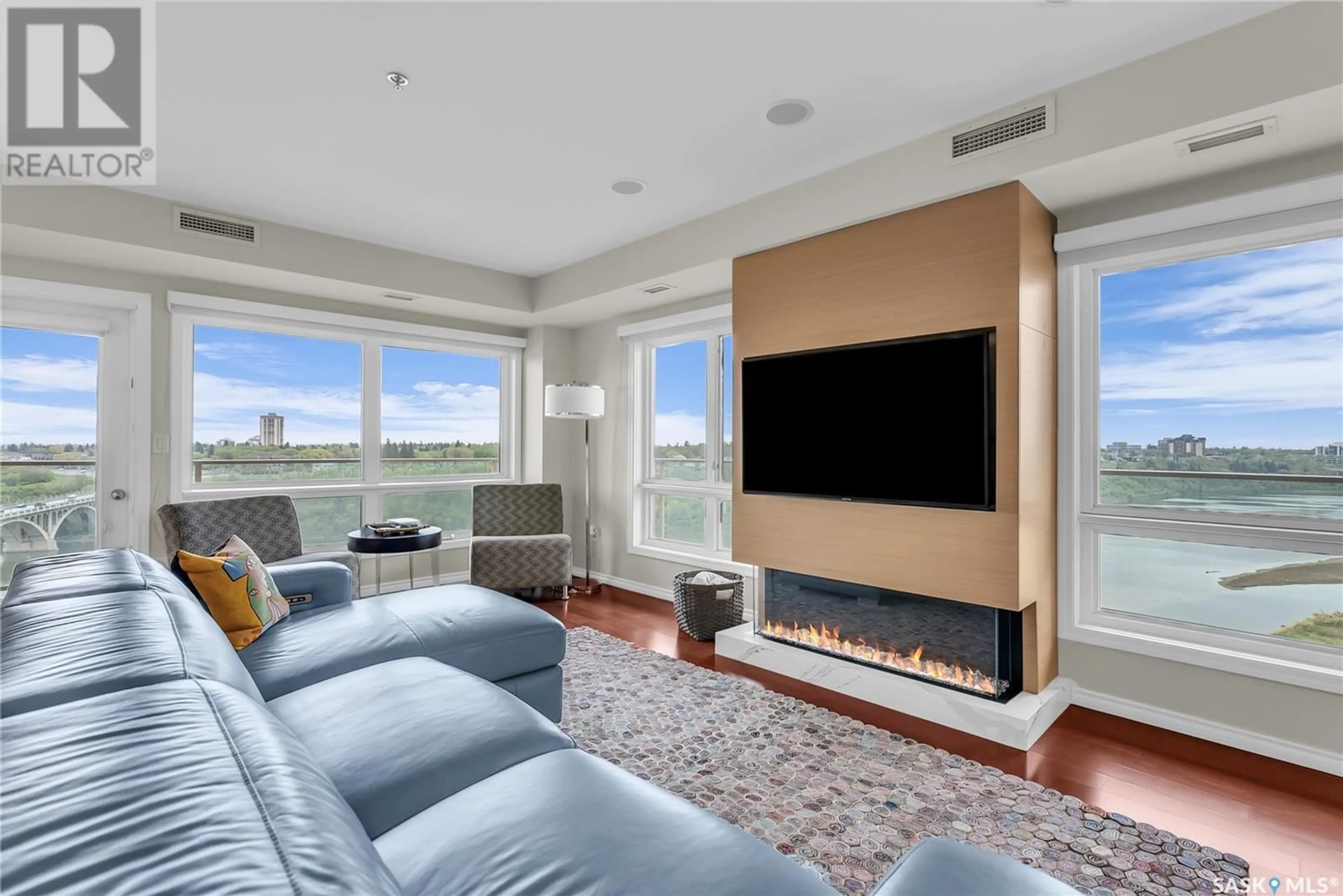 Living room with furniture, unknown for 902 - 1308 SPADINA CRESCENT, Saskatoon Saskatchewan S7K0G8