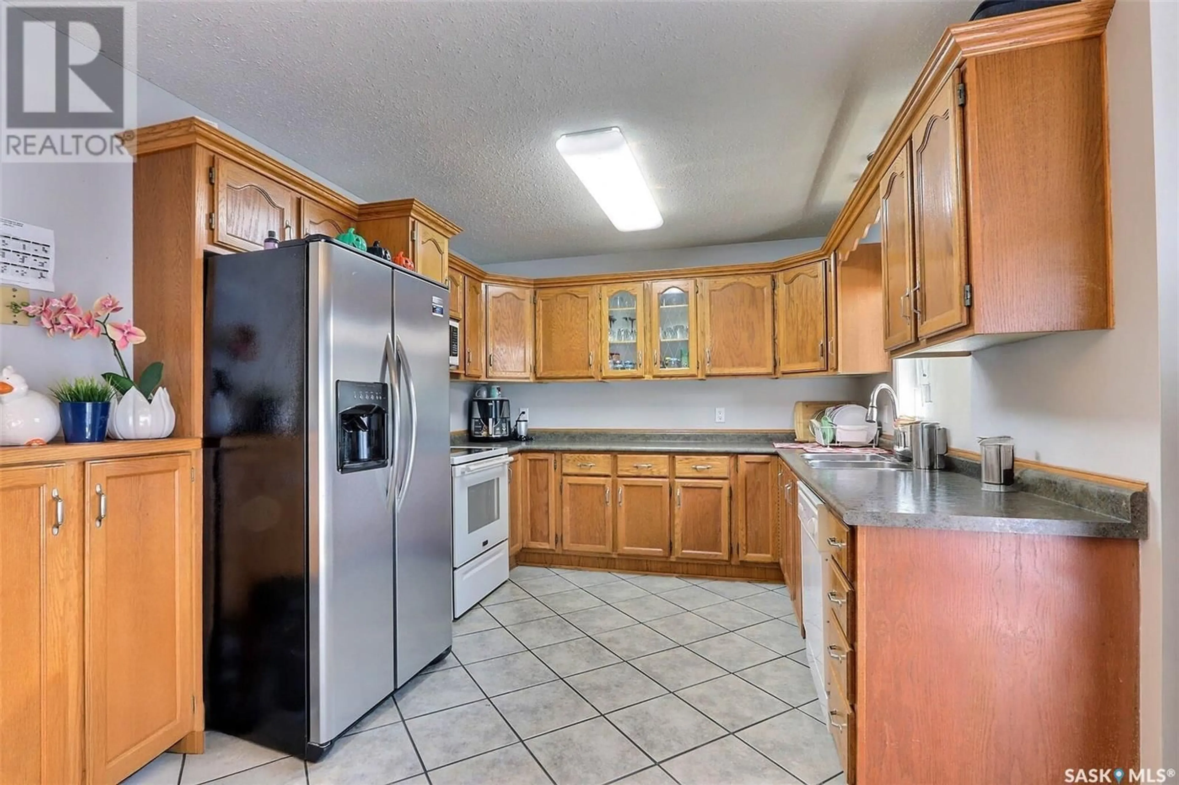 Standard kitchen, ceramic/tile floor for 1699 ALLBRIGHT CRESCENT, Prince Albert Saskatchewan S6V7C3