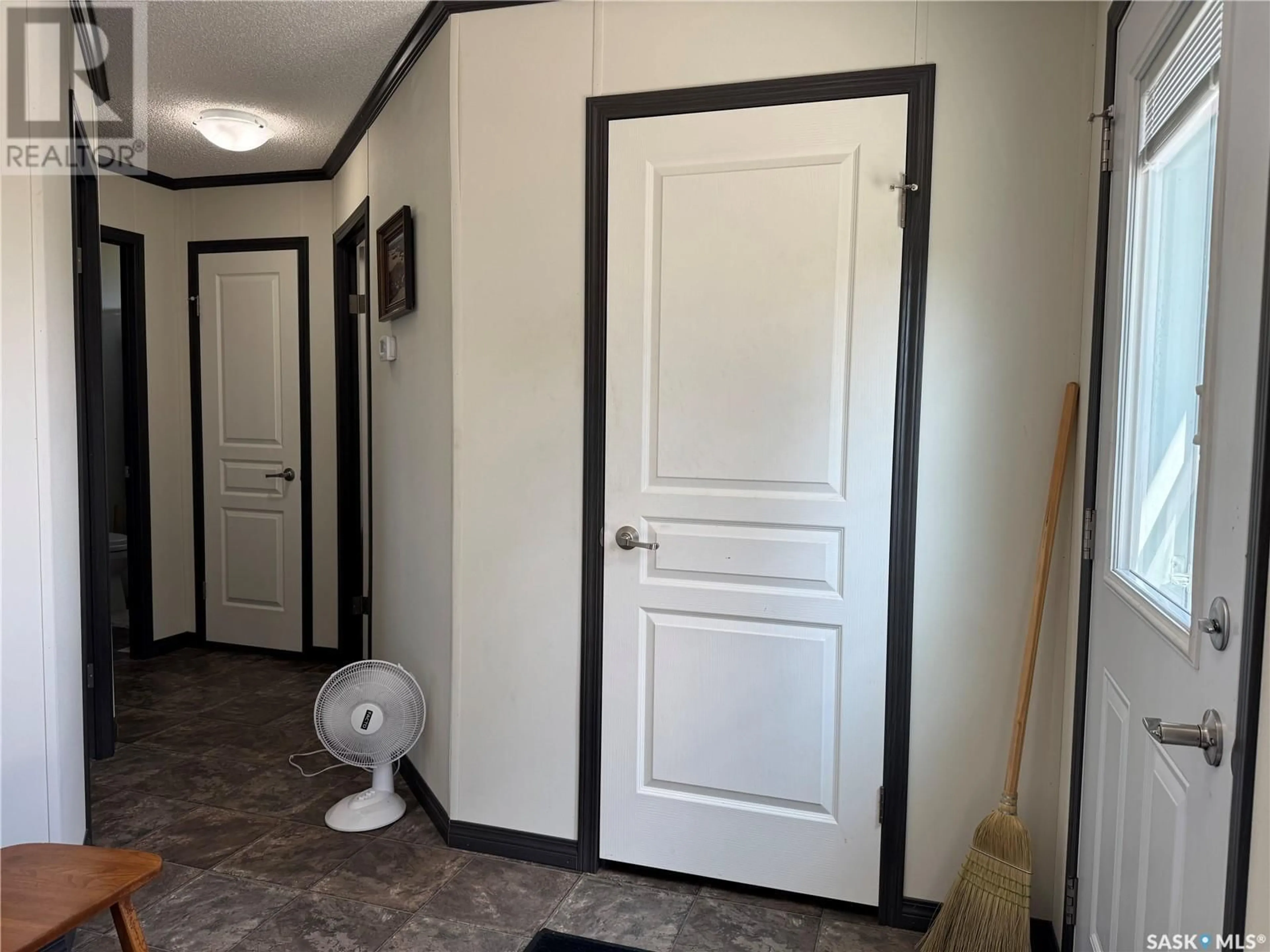 Indoor entryway for MCHENRY ACREAGE, Three Lakes Rm No. 400 Saskatchewan S0K2X0