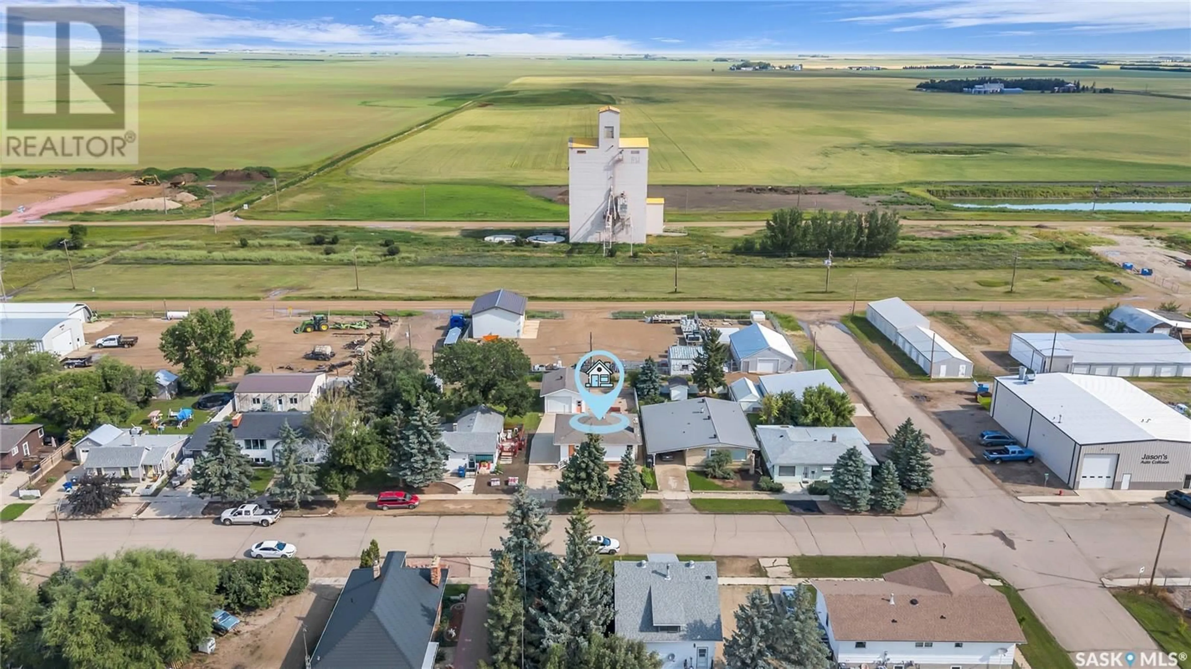 A pic from outside/outdoor area/front of a property/back of a property/a pic from drone, unknown for 211 6TH AVENUE, Gravelbourg Saskatchewan S0H1X0