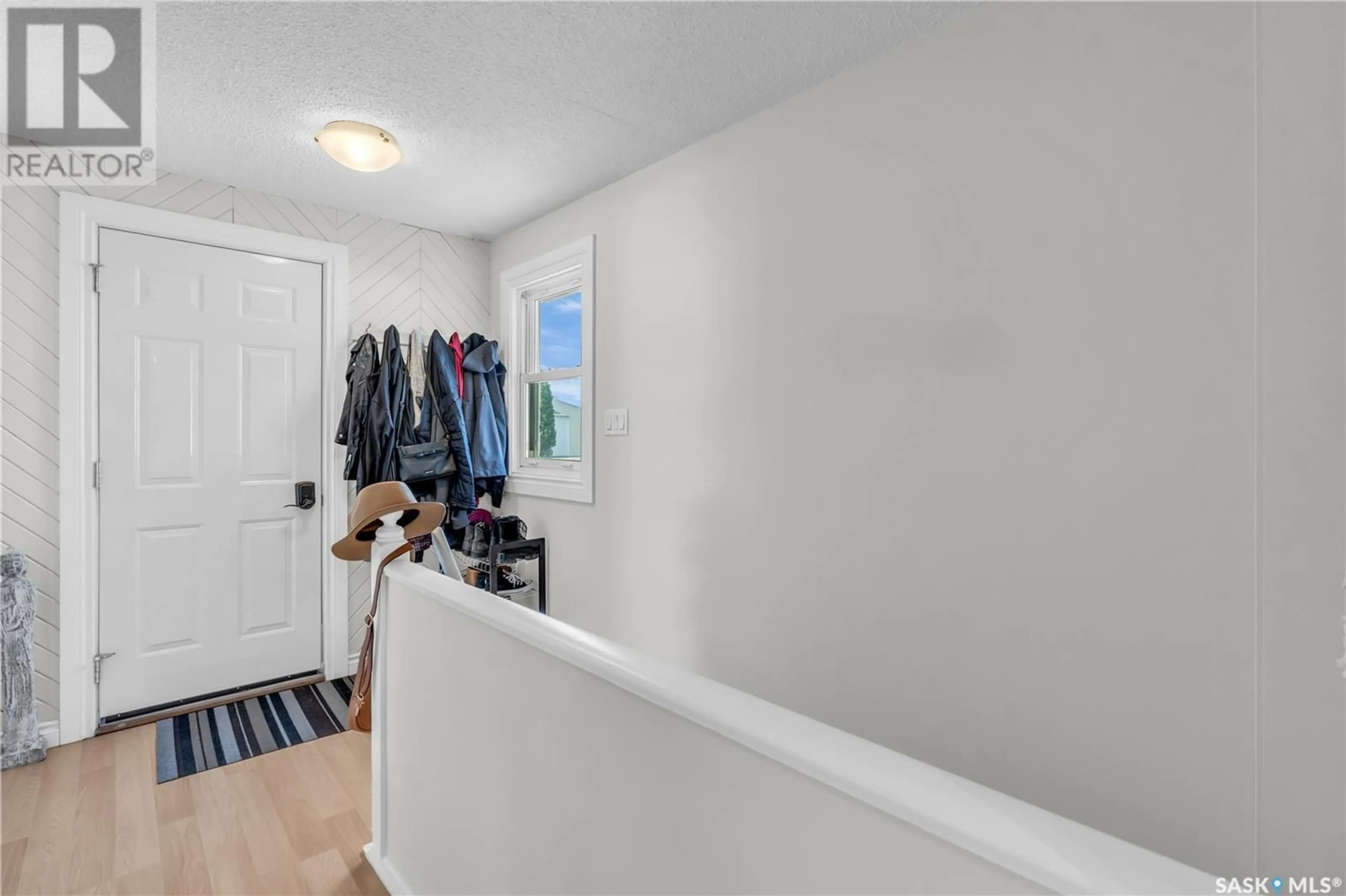 Indoor entryway for 211 6TH AVENUE, Gravelbourg Saskatchewan S0H1X0