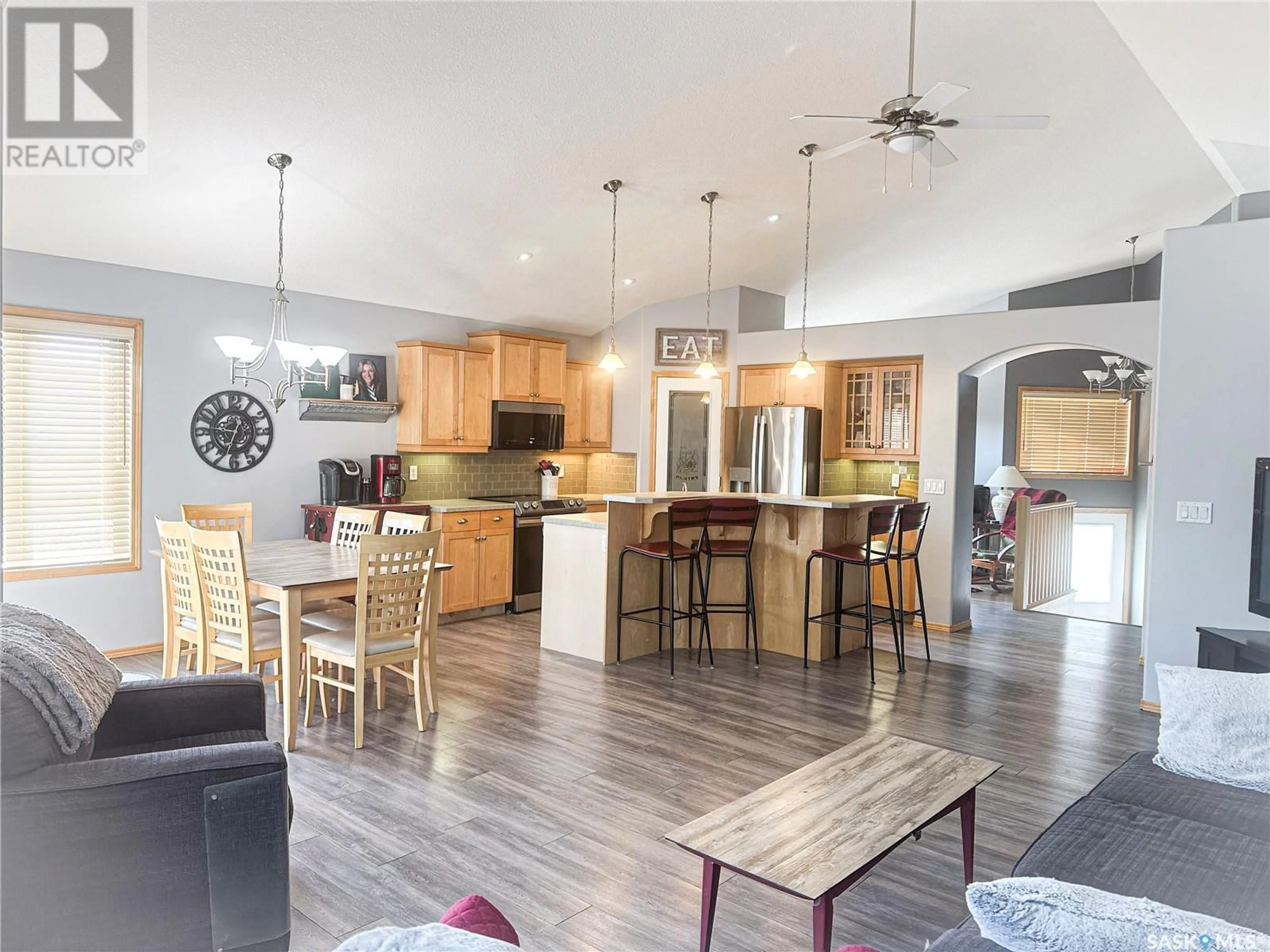 Open concept kitchen, unknown for 8002 KNOX PLACE, Regina Saskatchewan S4Y1G5