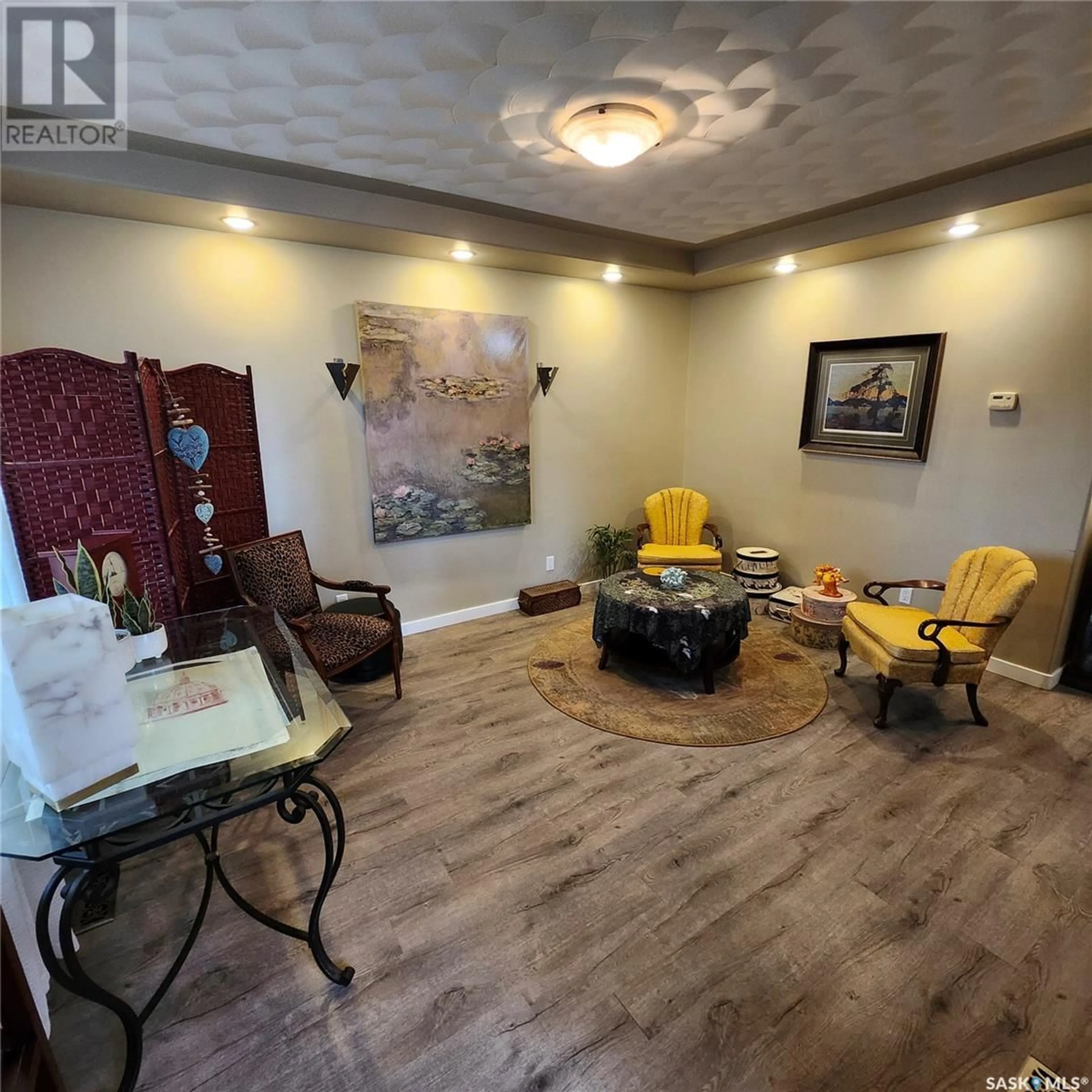 Living room with furniture, unknown for 430 3RD AVENUE, Saskatoon Saskatchewan S7K2J3