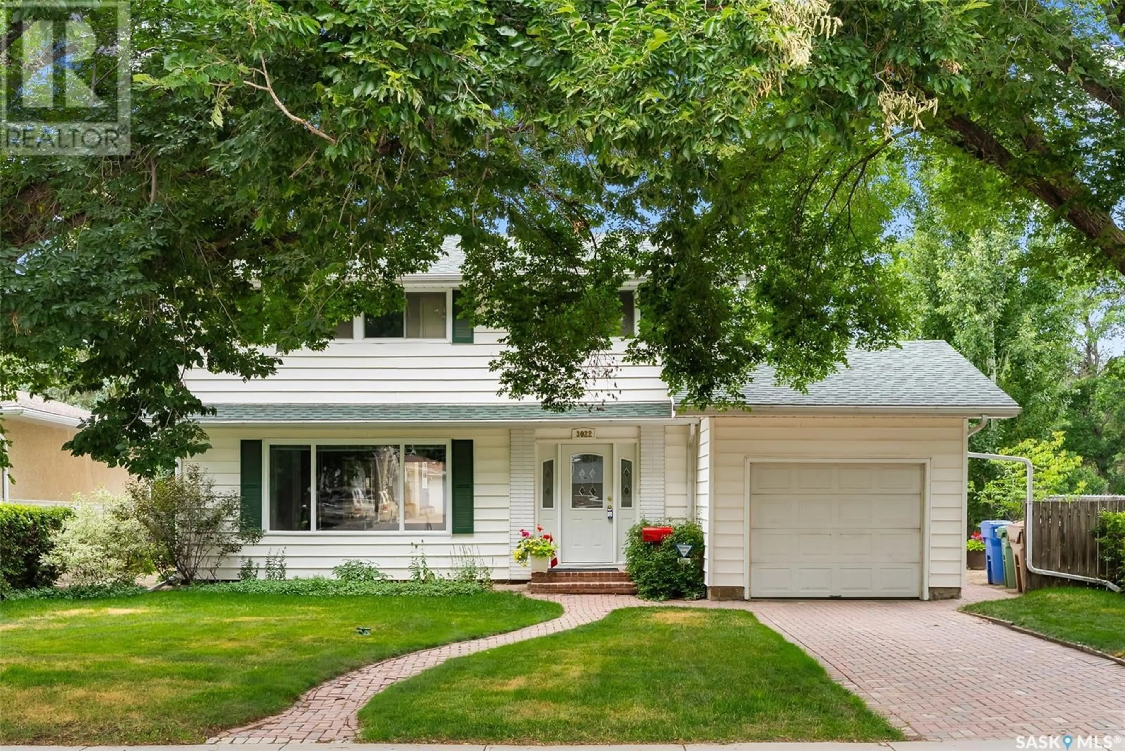 Home with vinyl exterior material, street for 3022 LACON STREET, Regina Saskatchewan S4N2A8