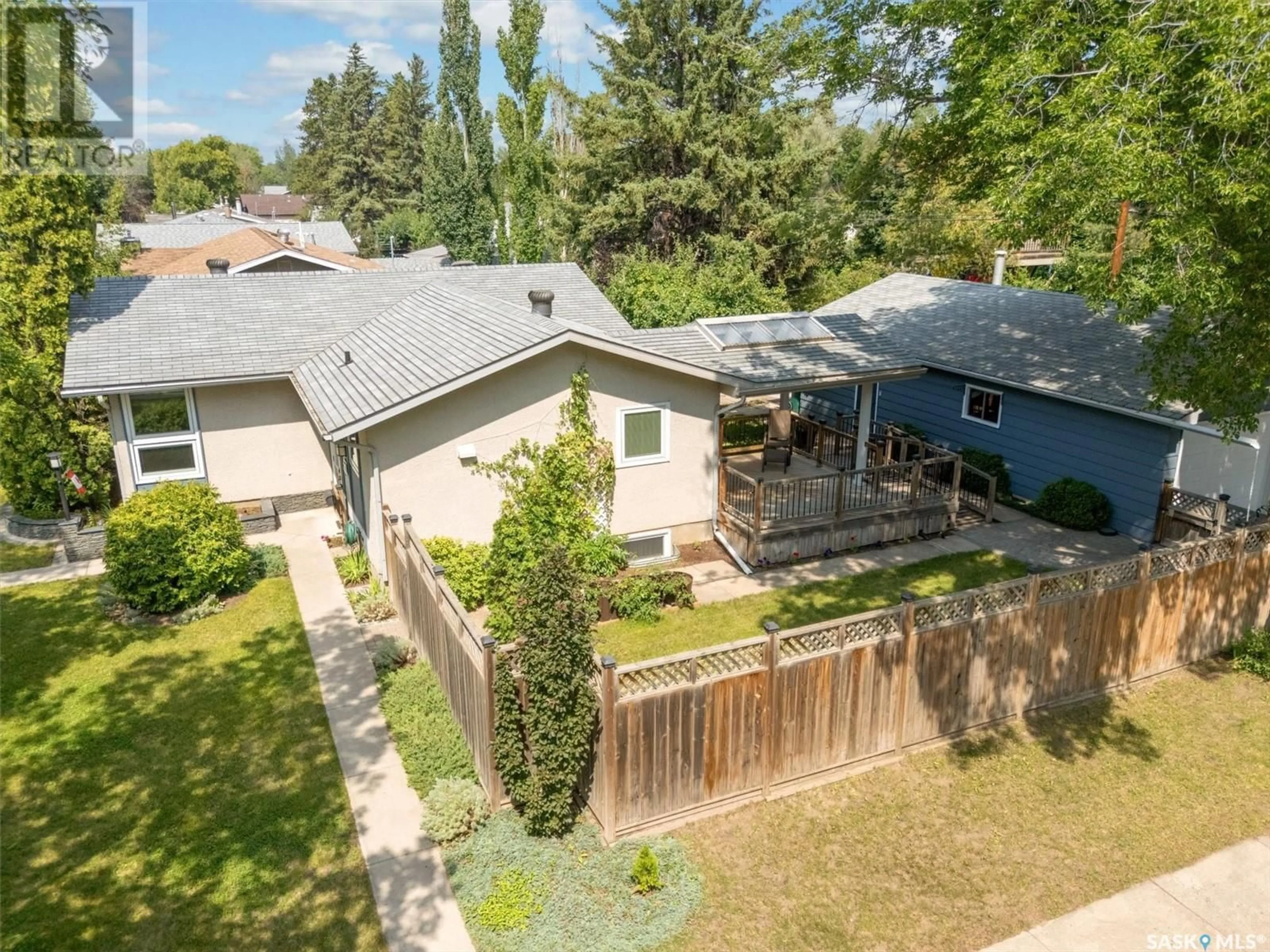 A pic from outside/outdoor area/front of a property/back of a property/a pic from drone, street for 35 SPINKS DRIVE, Saskatoon Saskatchewan S7H3W9