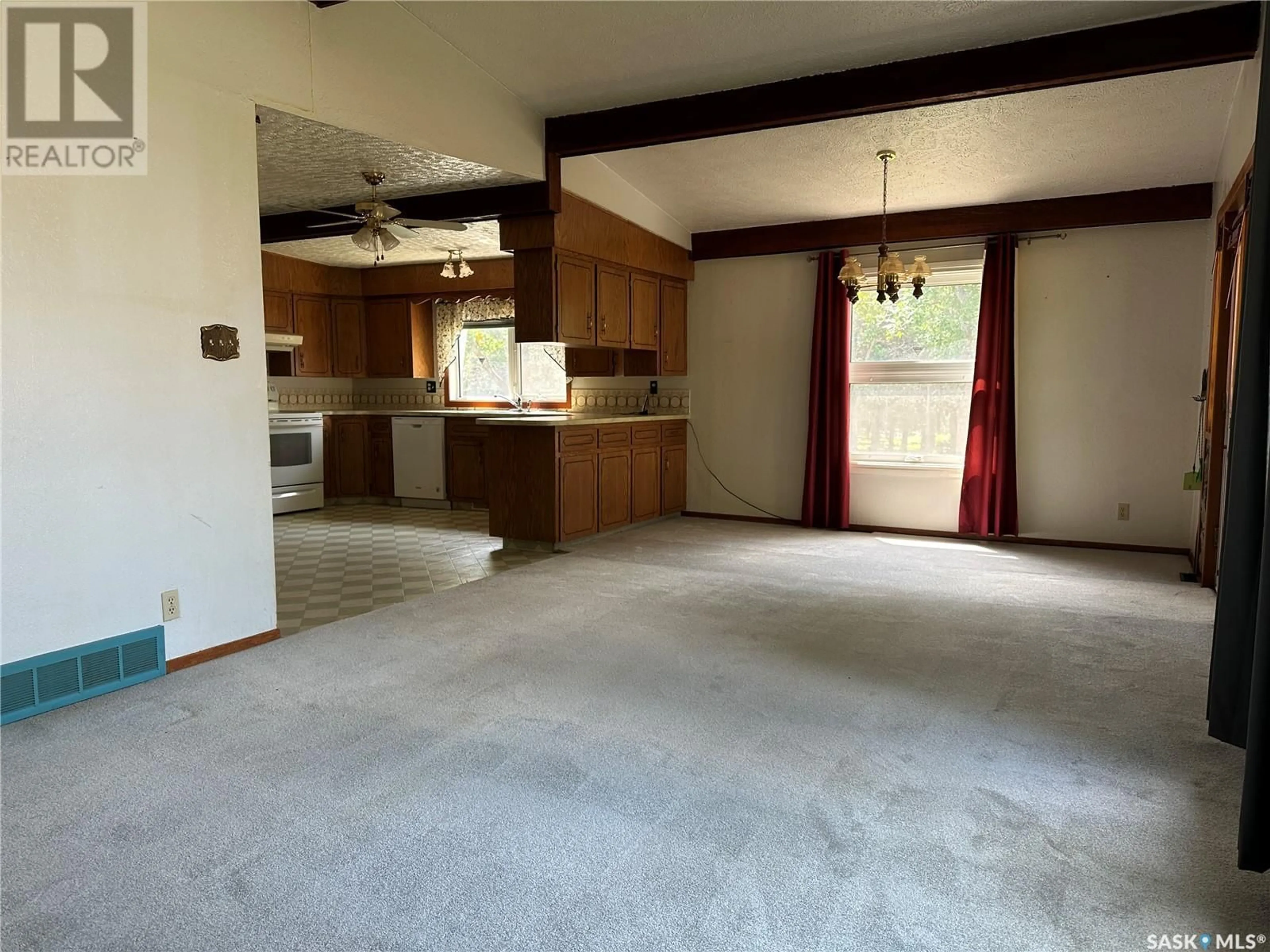 A pic of a room for 918 4TH STREET, Weyburn Saskatchewan S4H2G6