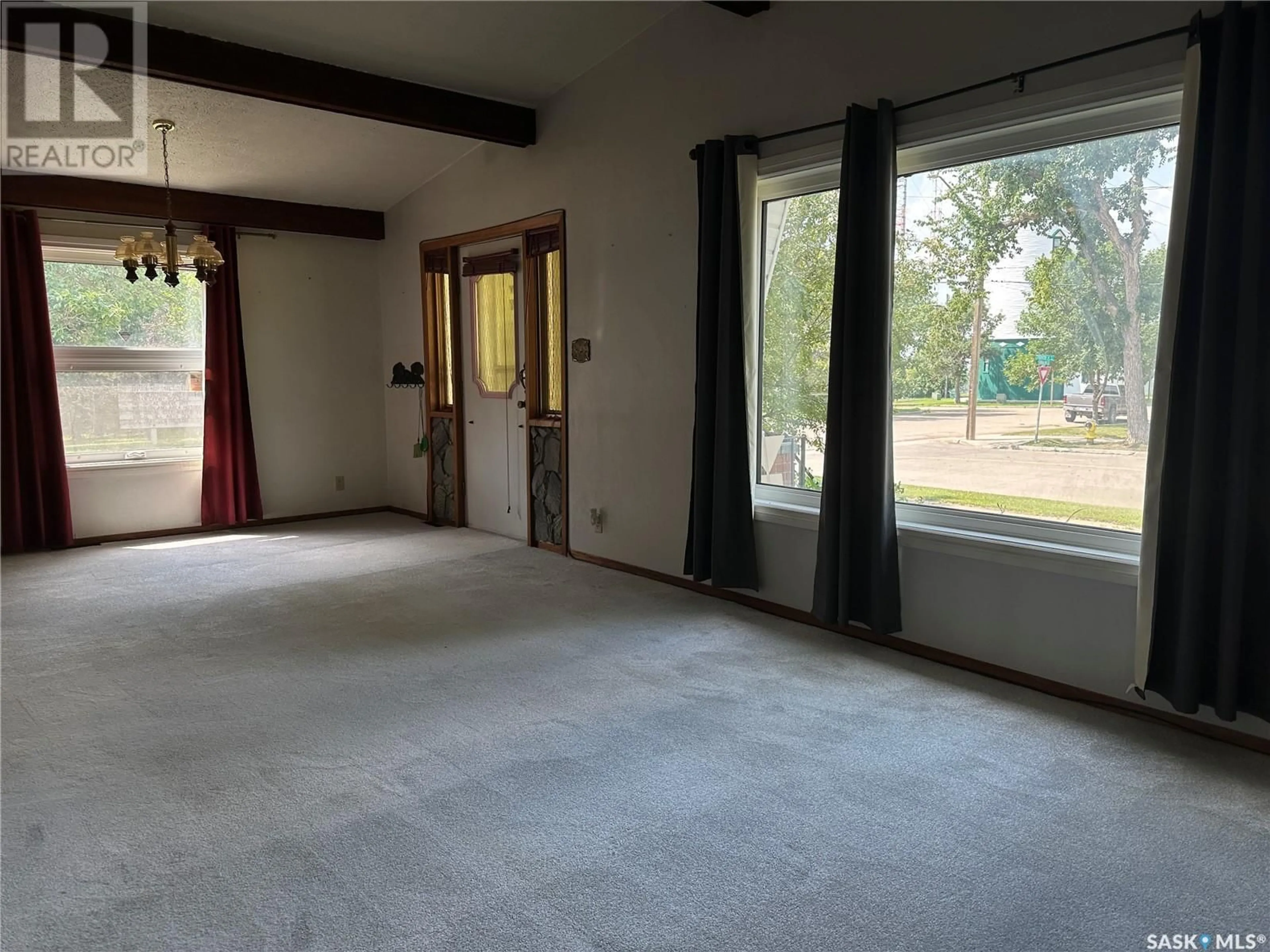 A pic of a room for 918 4TH STREET, Weyburn Saskatchewan S4H2G6