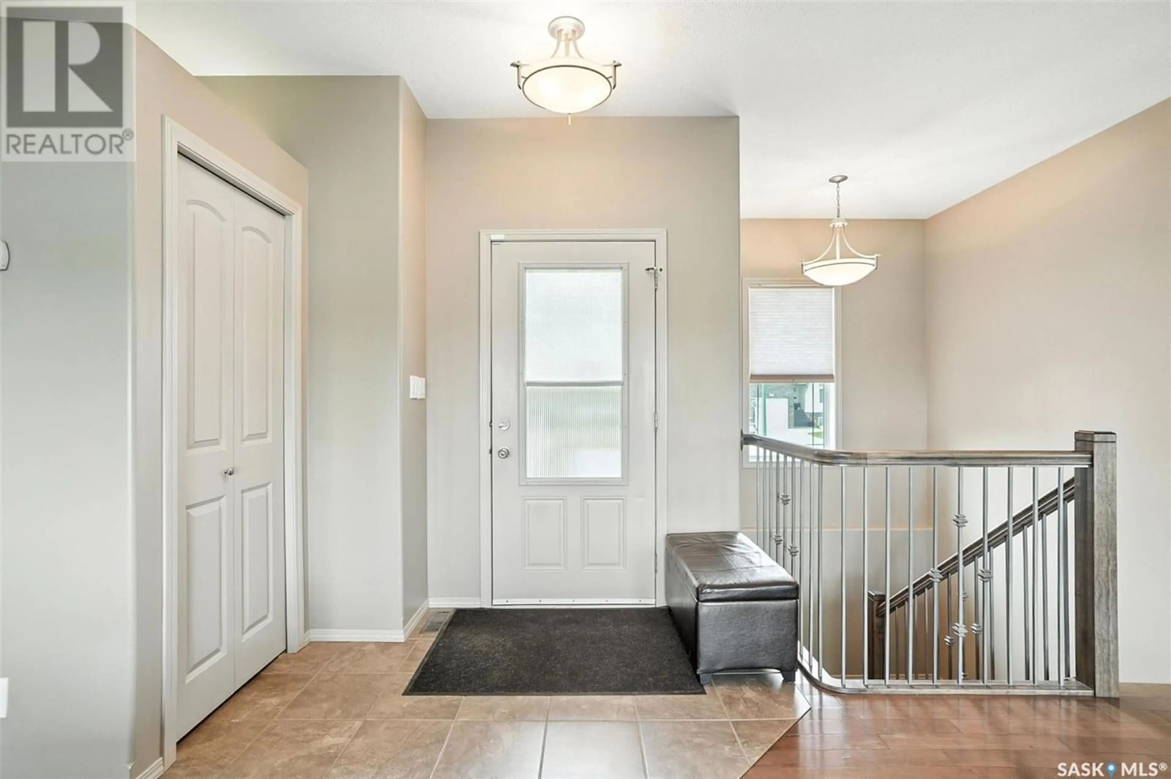 Indoor entryway for 900 WATER RIDGE CRESCENT, Humboldt Saskatchewan S0K2A0