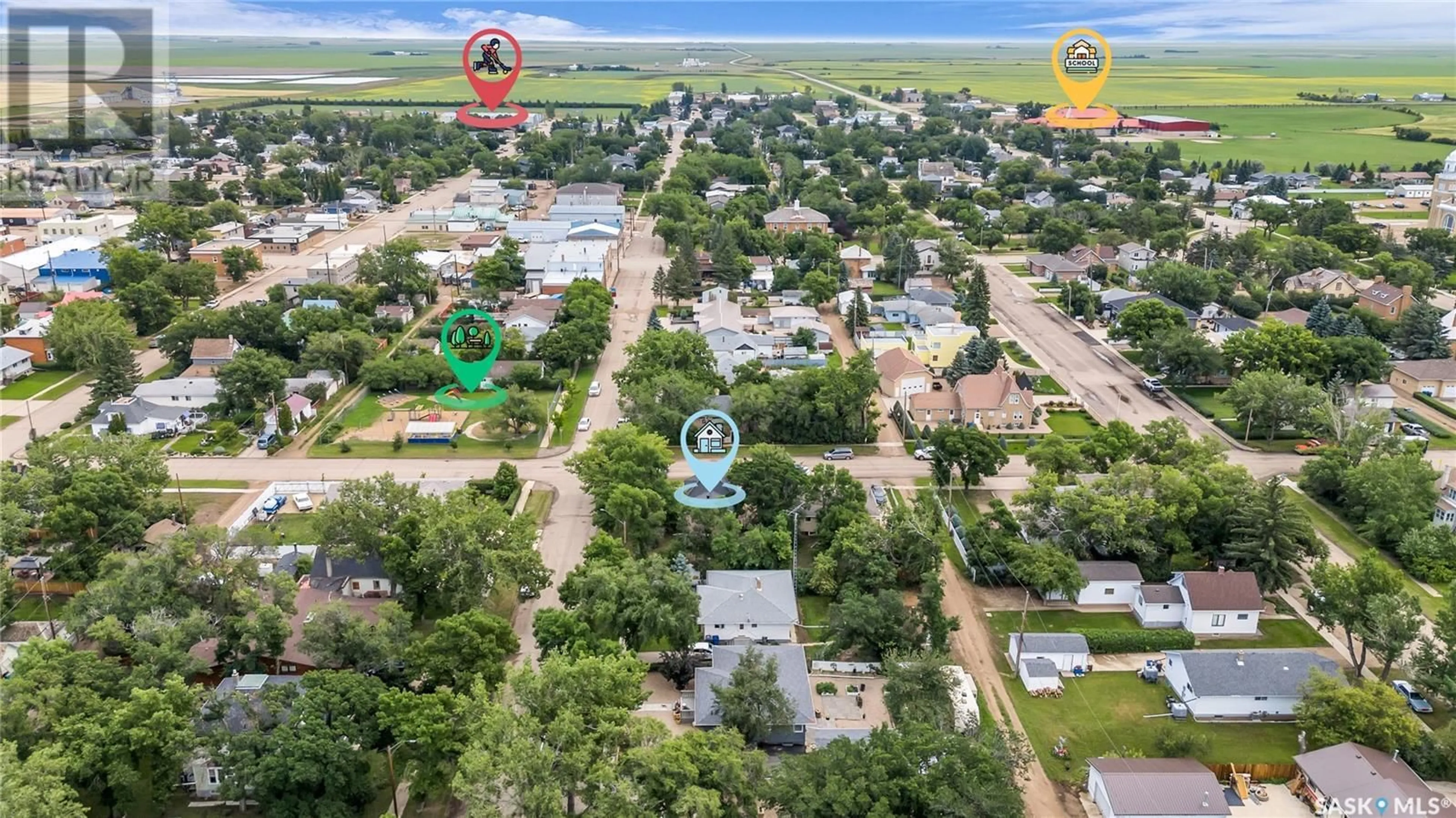 A pic from outside/outdoor area/front of a property/back of a property/a pic from drone, water/lake/river/ocean view for 200 3RD AVENUE, Gravelbourg Saskatchewan S0H1X0