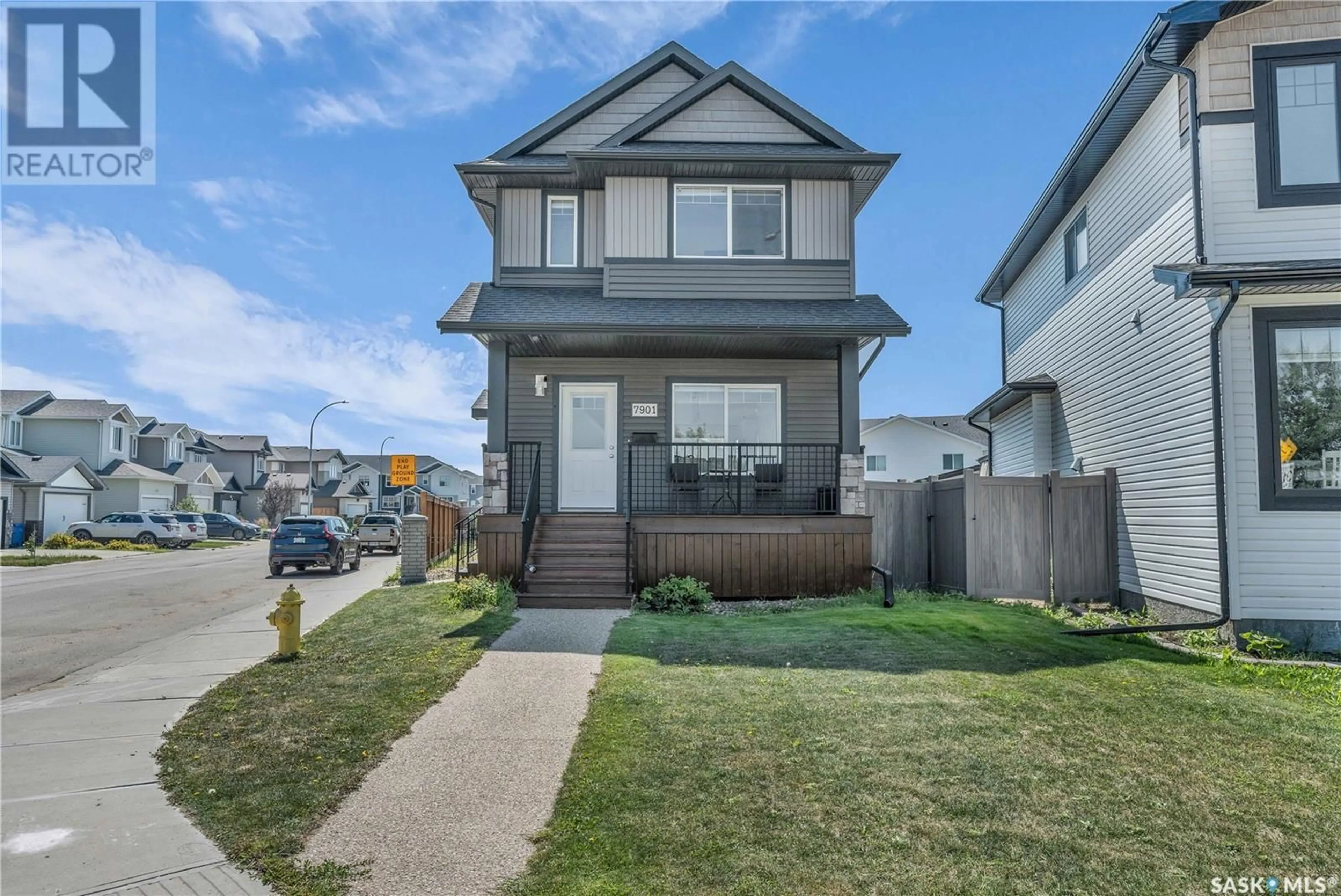 Home with vinyl exterior material, street for 7901 FLAX AVENUE, Regina Saskatchewan S4Y0E6