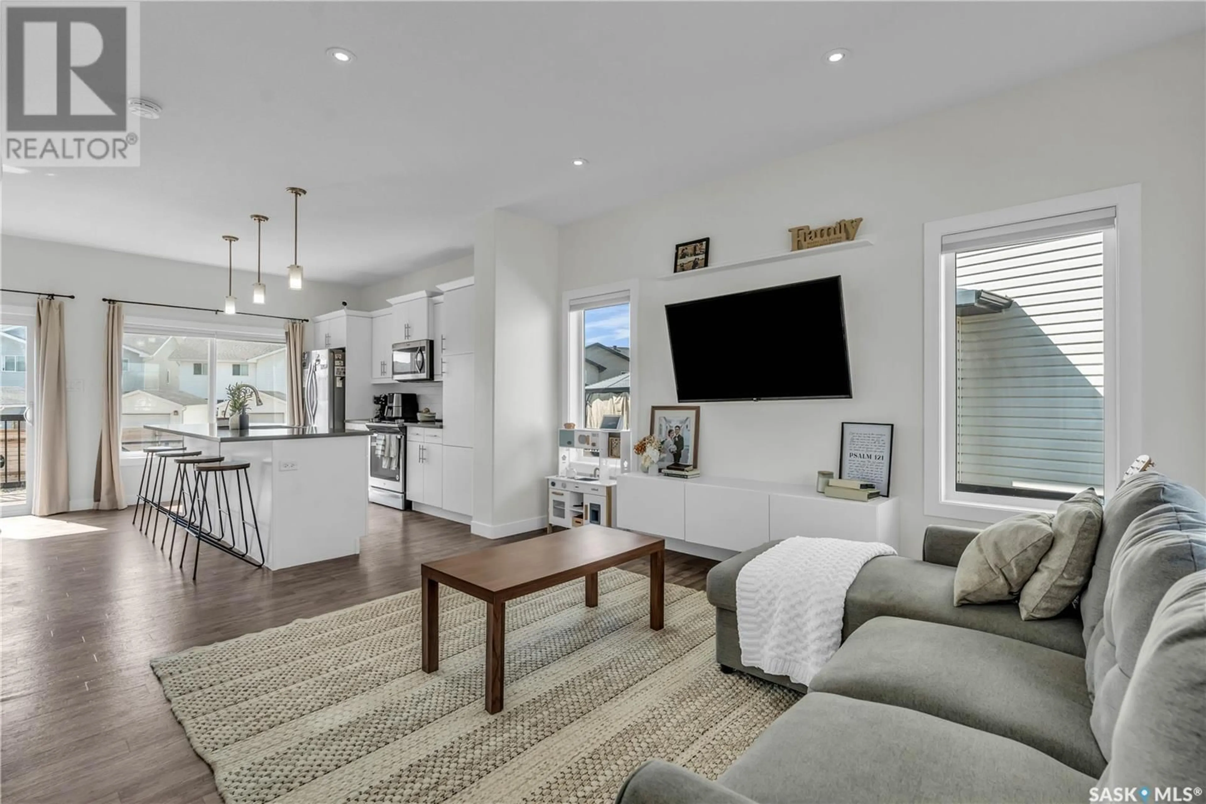 Living room with furniture, unknown for 7901 FLAX AVENUE, Regina Saskatchewan S4Y0E6