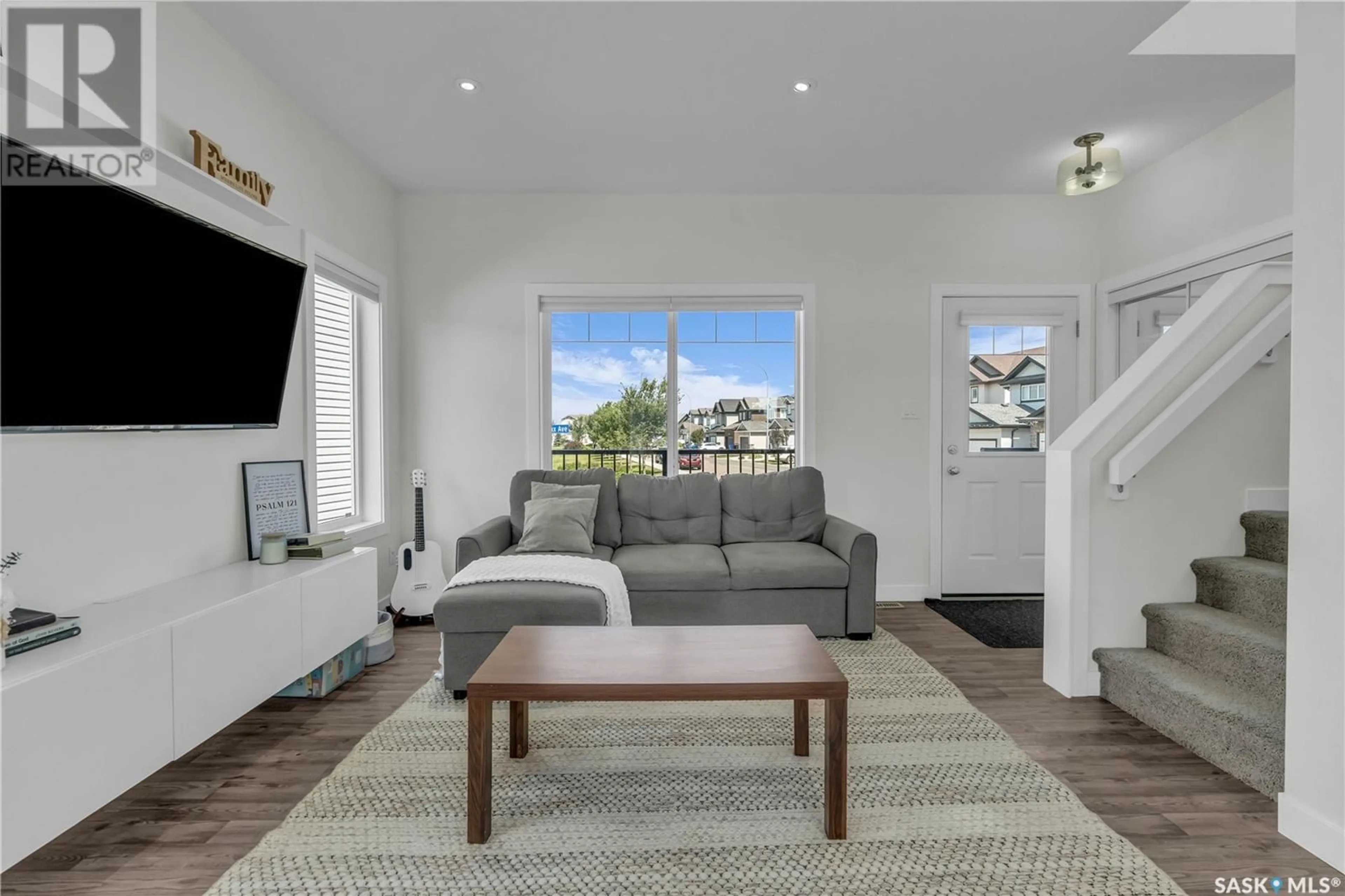 Living room with furniture, unknown for 7901 FLAX AVENUE, Regina Saskatchewan S4Y0E6