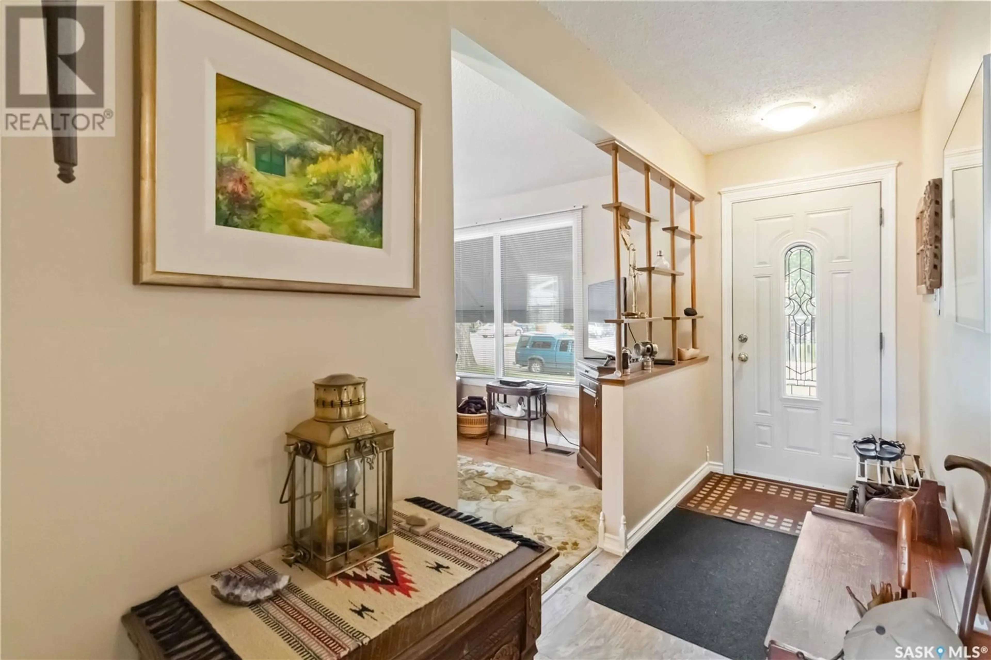 Indoor entryway for 106 PHILLIPS CRESCENT, Saskatoon Saskatchewan S7H3N1