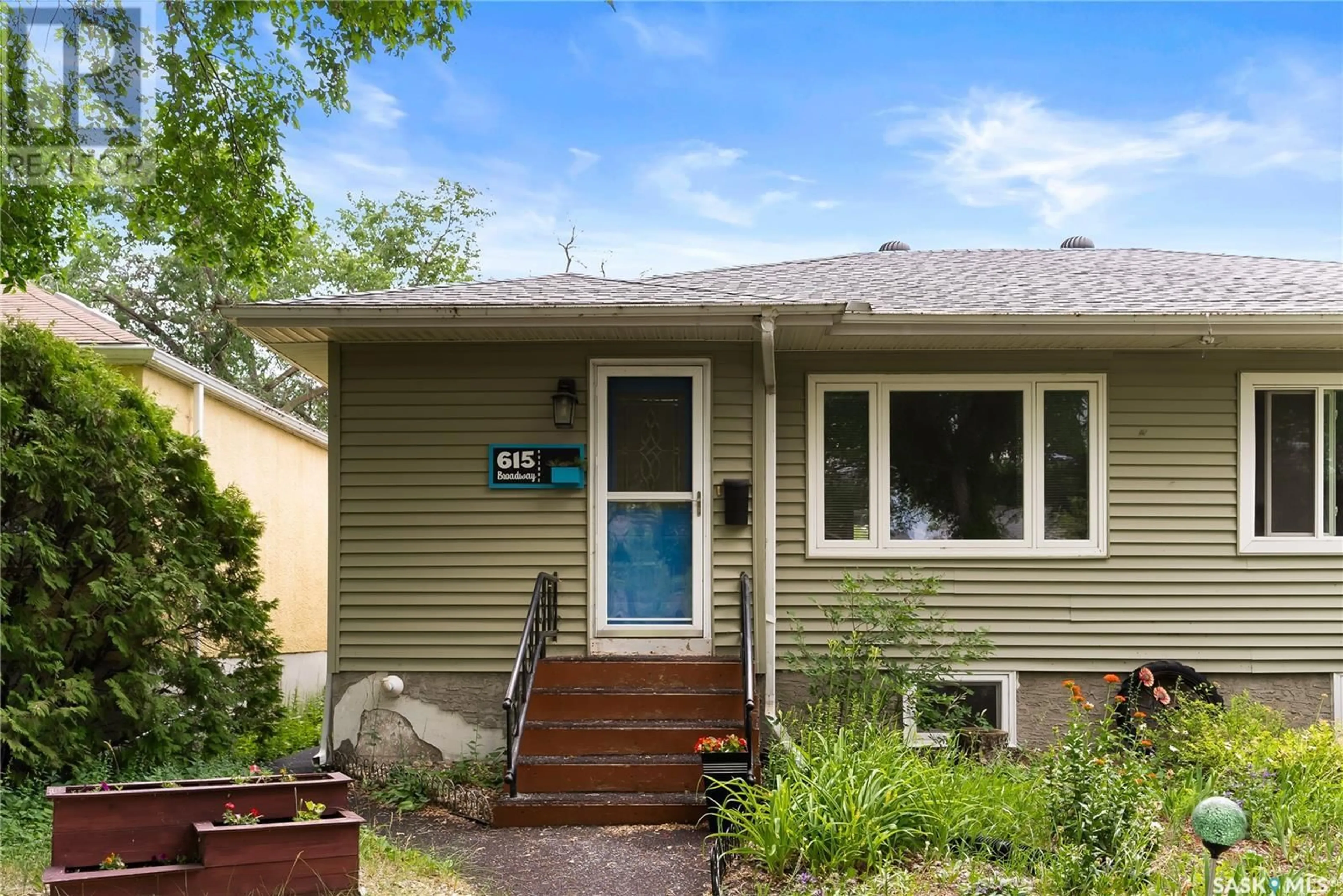 Home with vinyl exterior material, street for 615-617 BROADWAY AVENUE, Regina Saskatchewan S4N1C2