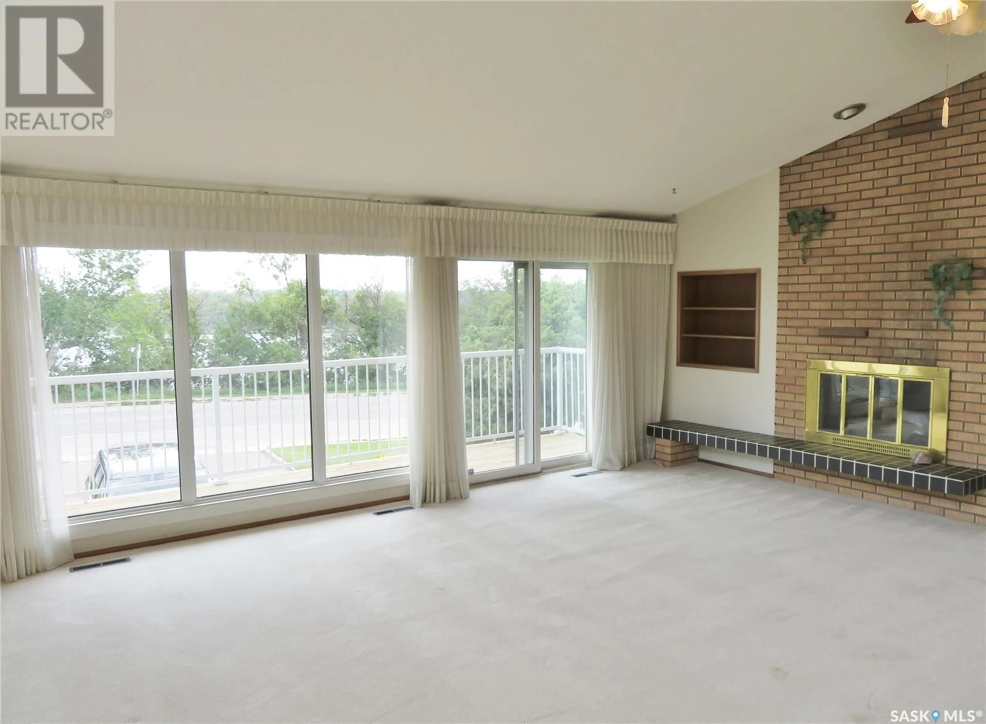 A pic of a room for 2113 SPADINA CRESCENT, Saskatoon Saskatchewan S7K0C9