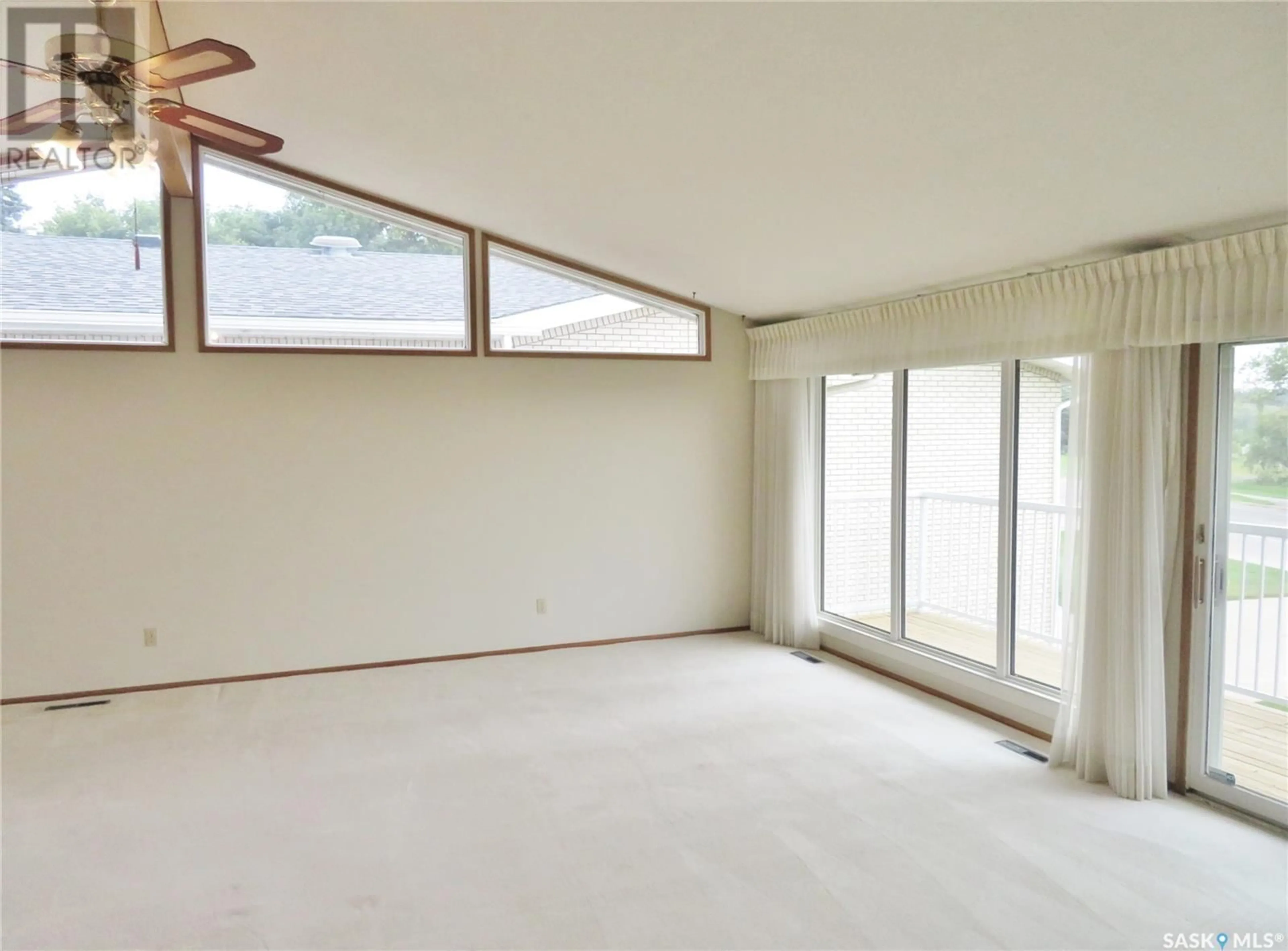 A pic of a room for 2113 SPADINA CRESCENT, Saskatoon Saskatchewan S7K0C9