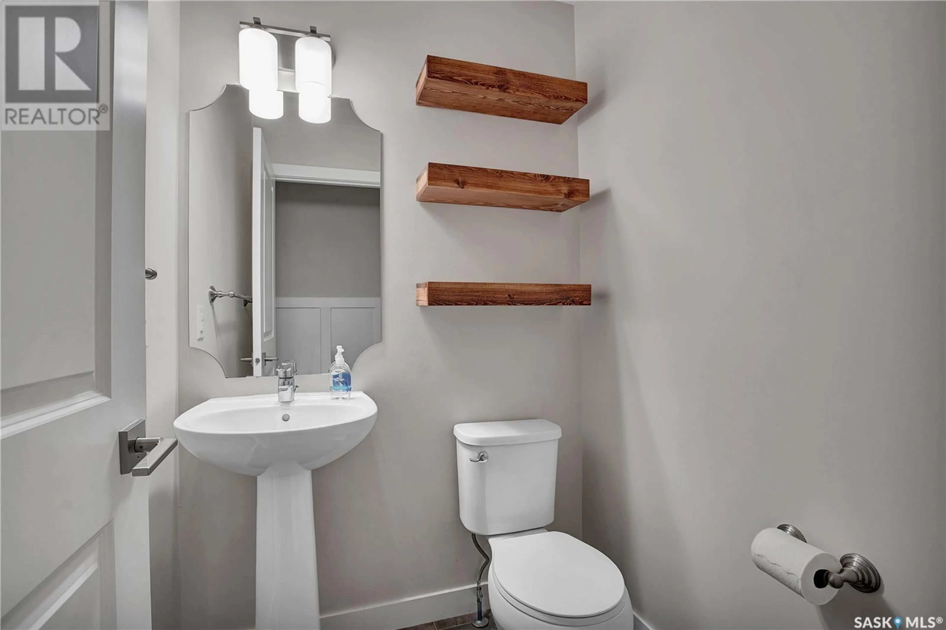 Standard bathroom, unknown for 1071 KOLYNCHUK CRESCENT, Saskatoon Saskatchewan S7T0V9
