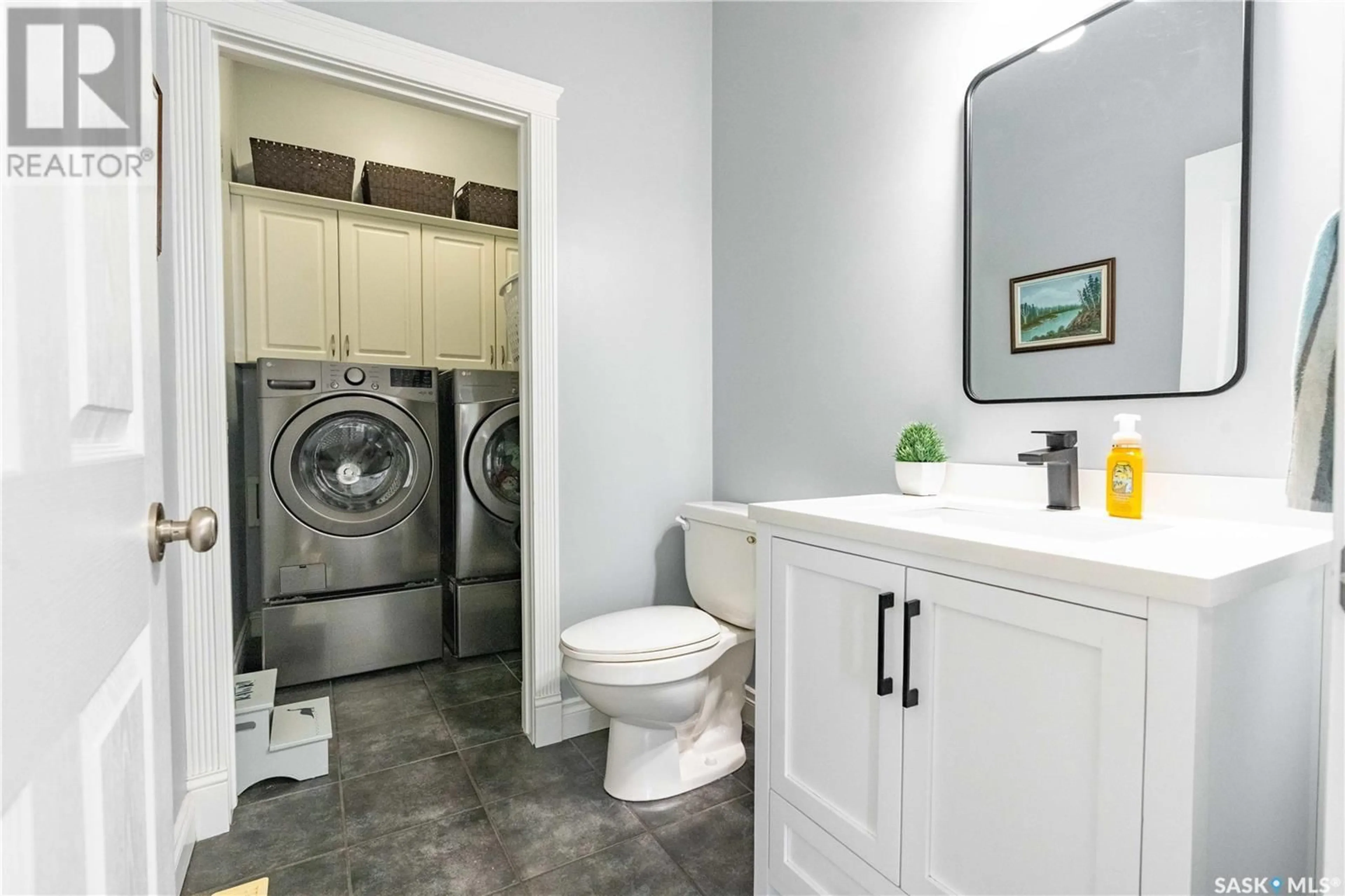 Laundry room for 802 ROCK HILL LANE, Martensville Saskatchewan S0K0A2