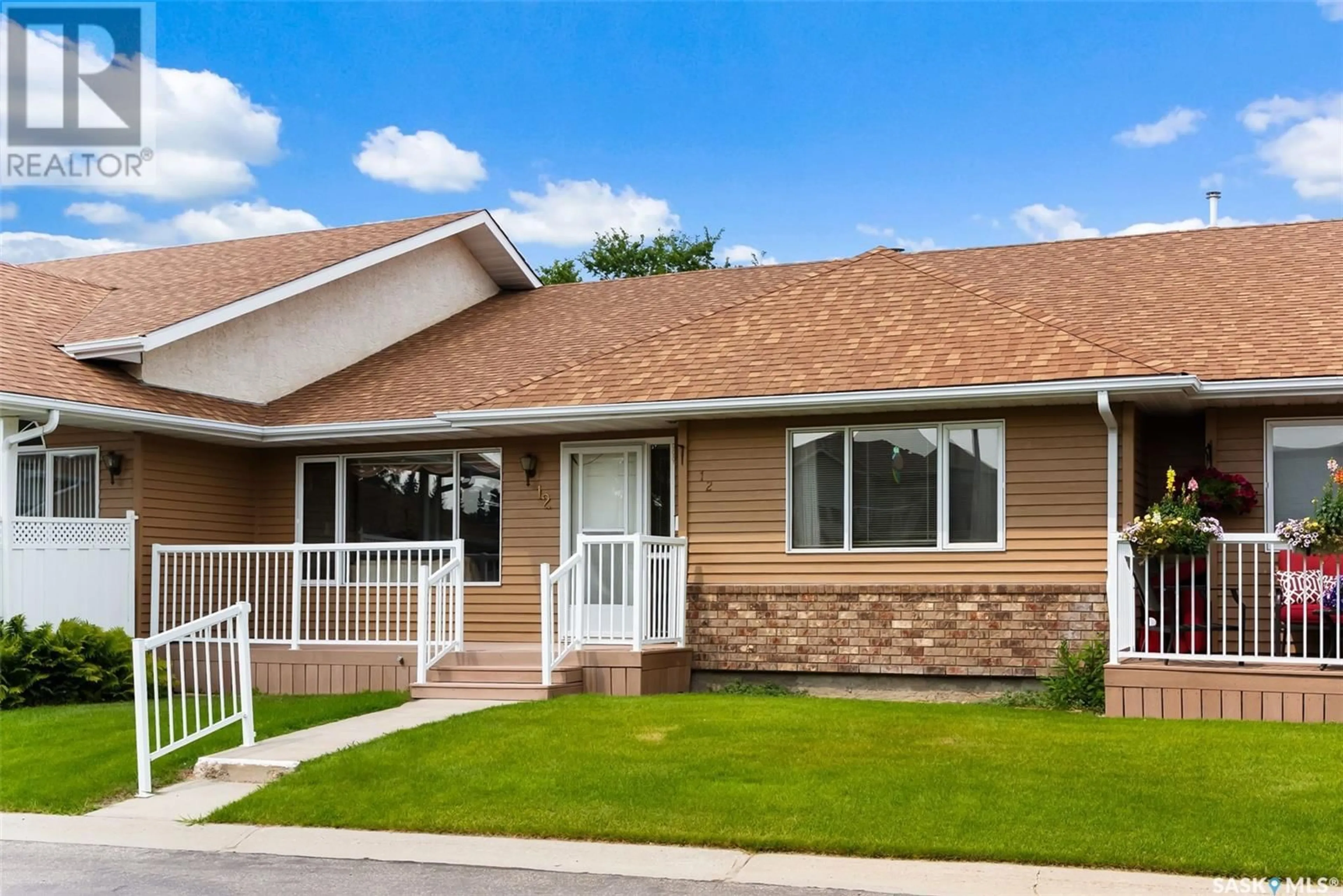 Home with vinyl exterior material, street for 12 KENSINGTON CRESCENT, Regina Saskatchewan S4S7G6