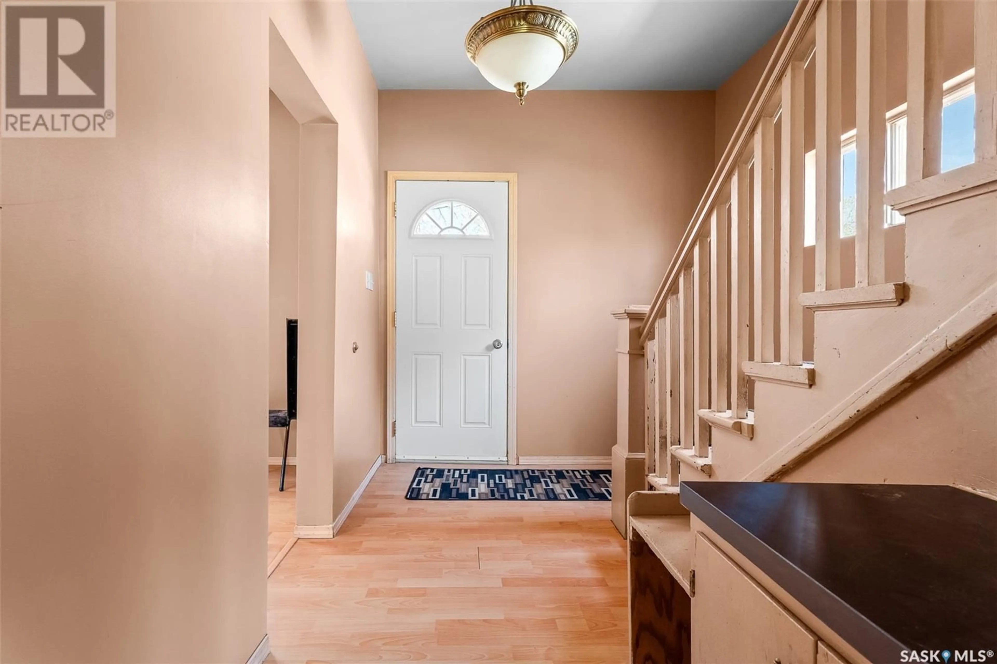 Indoor entryway for 121 LILLOOET STREET E, Moose Jaw Saskatchewan S6H4S6