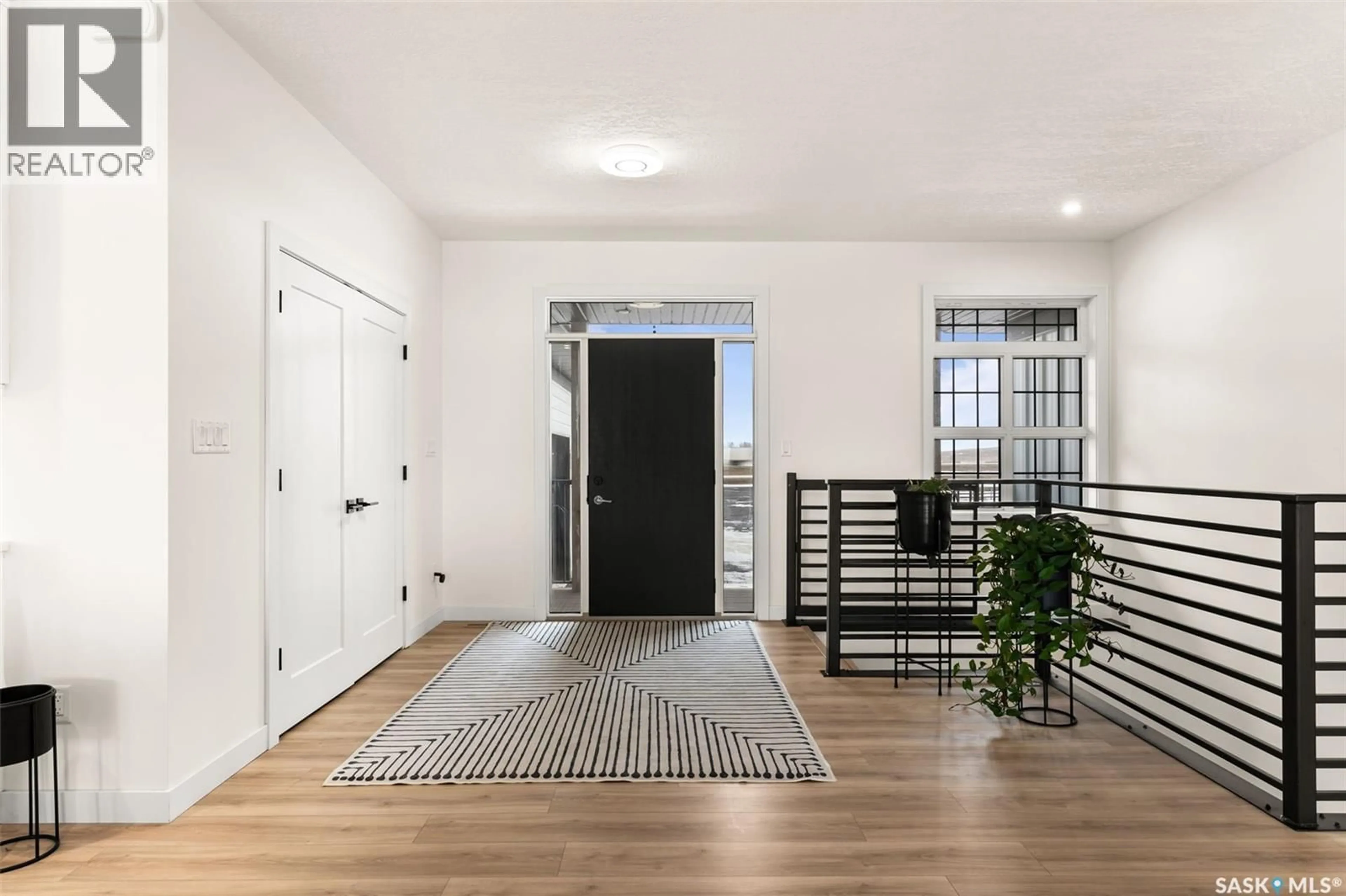 Indoor entryway for Hill Acreage BOHACH BAY, Edenwold Rm No.158 Saskatchewan S4L5B1