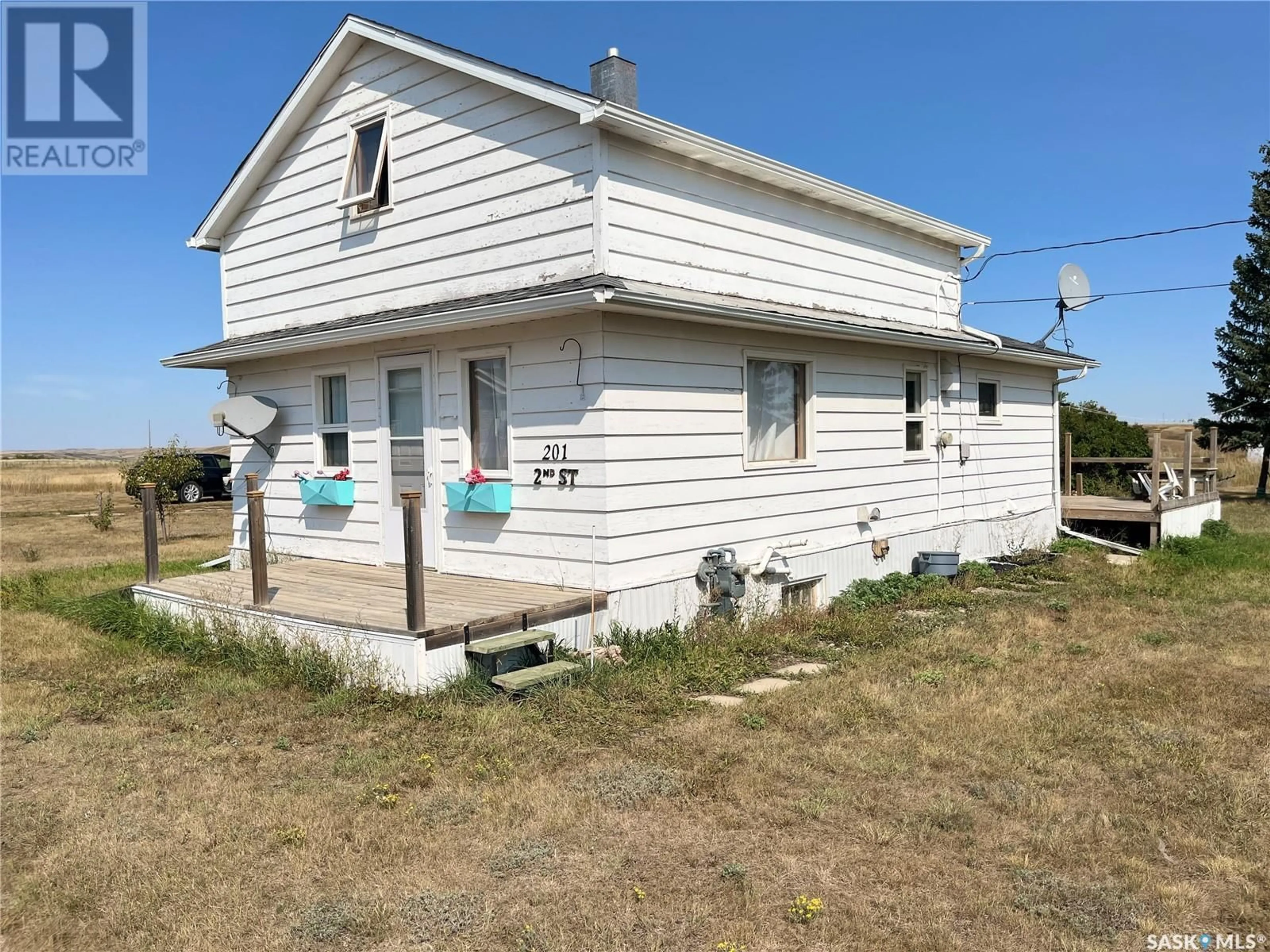 Home with vinyl exterior material, building for 2nd - 201 A STREET W, Chamberlain Saskatchewan S0G0R0