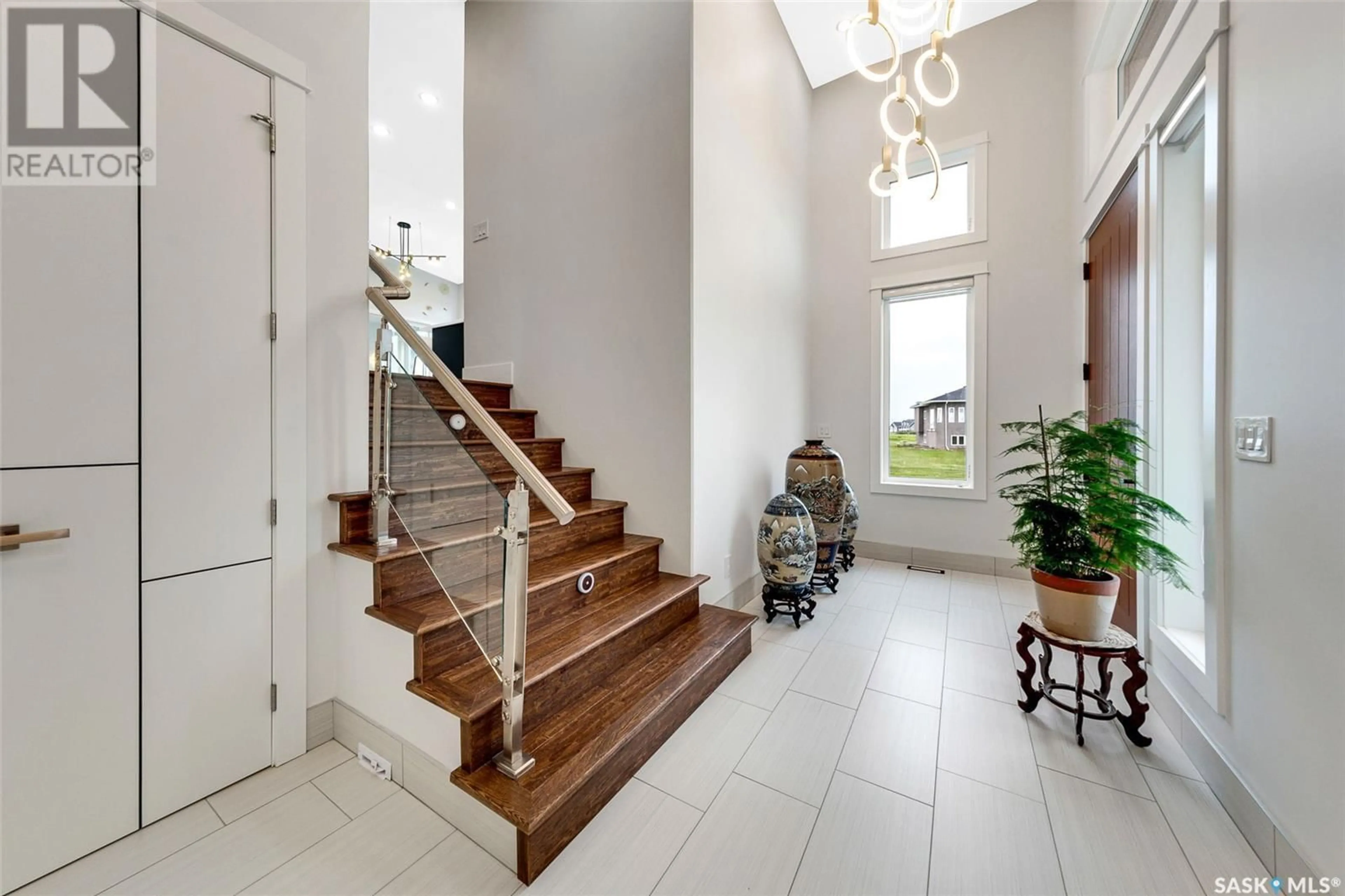 Indoor foyer for 56 COUNTRY CRESCENT, Dundurn Rm No. 314 Saskatchewan S7C0A7
