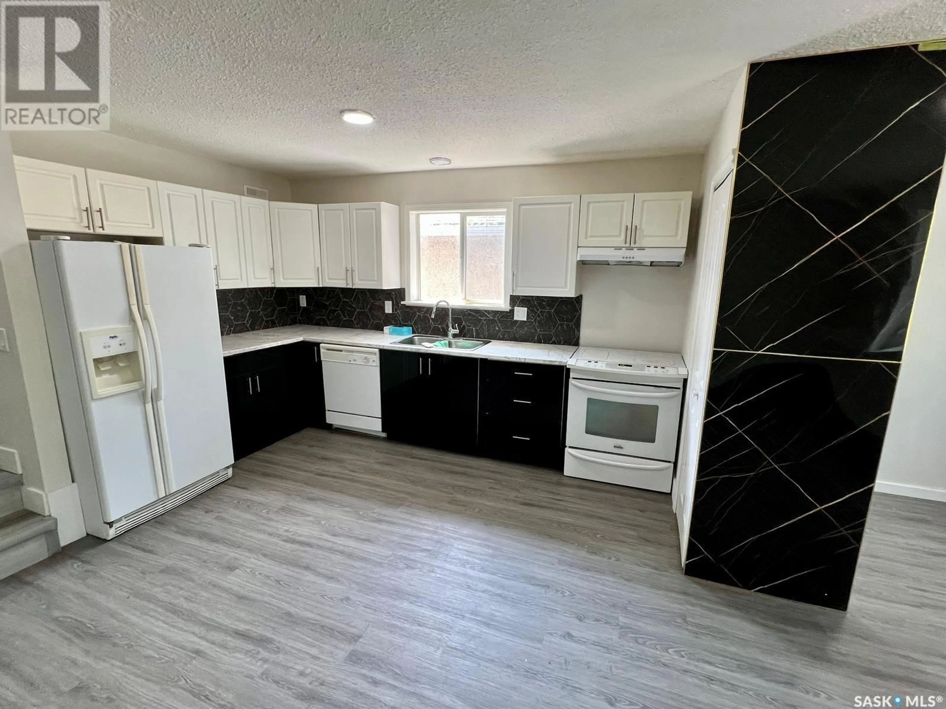 Standard kitchen, unknown for 225 ANGUS STREET, Regina Saskatchewan S4R3K5