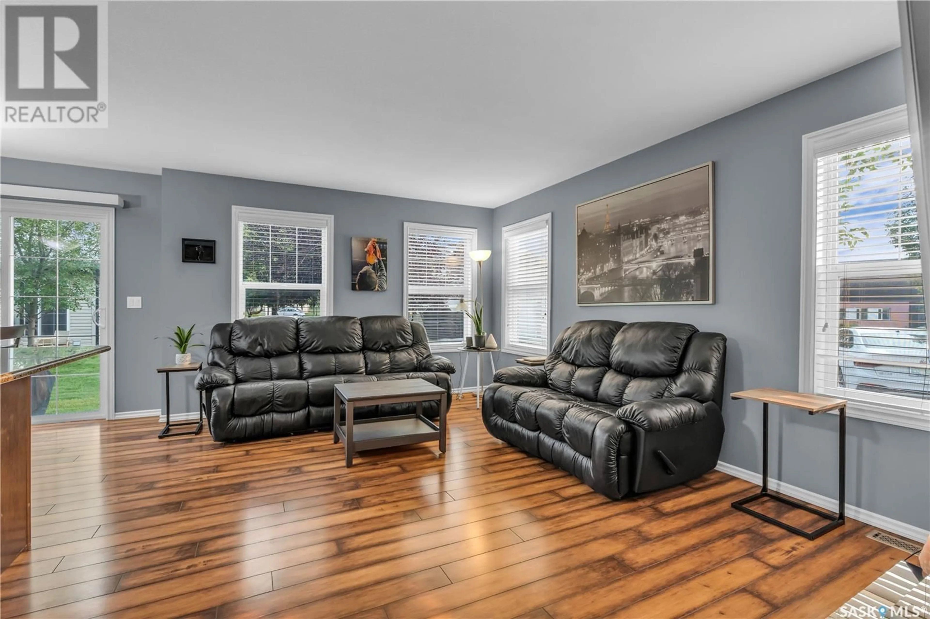 Living room with furniture, unknown for 615 - 209 LYND CRESCENT, Saskatoon Saskatchewan S7T0G7