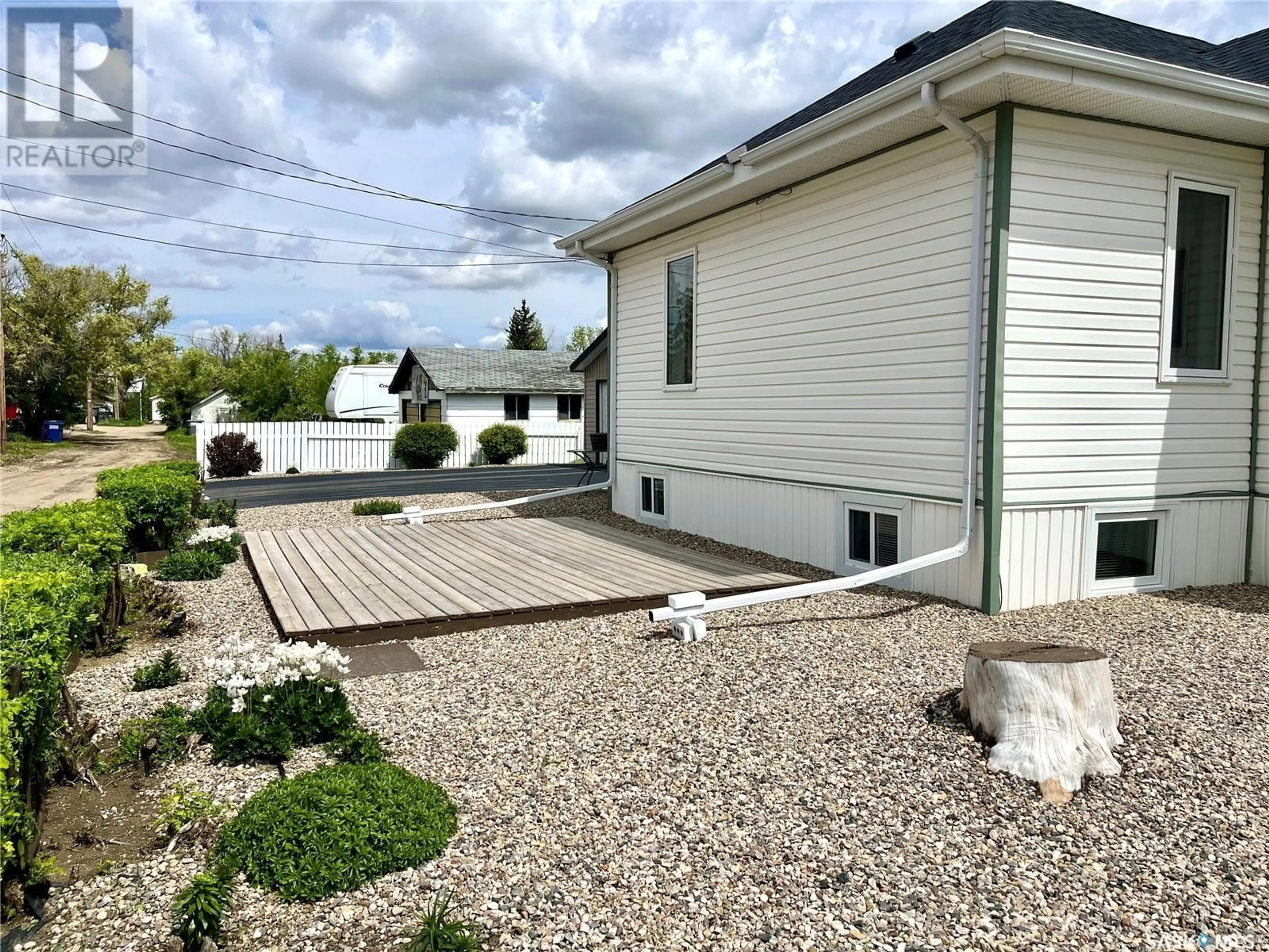 Unknown for 305 1ST AVENUE, Kyle Saskatchewan S0L1T0