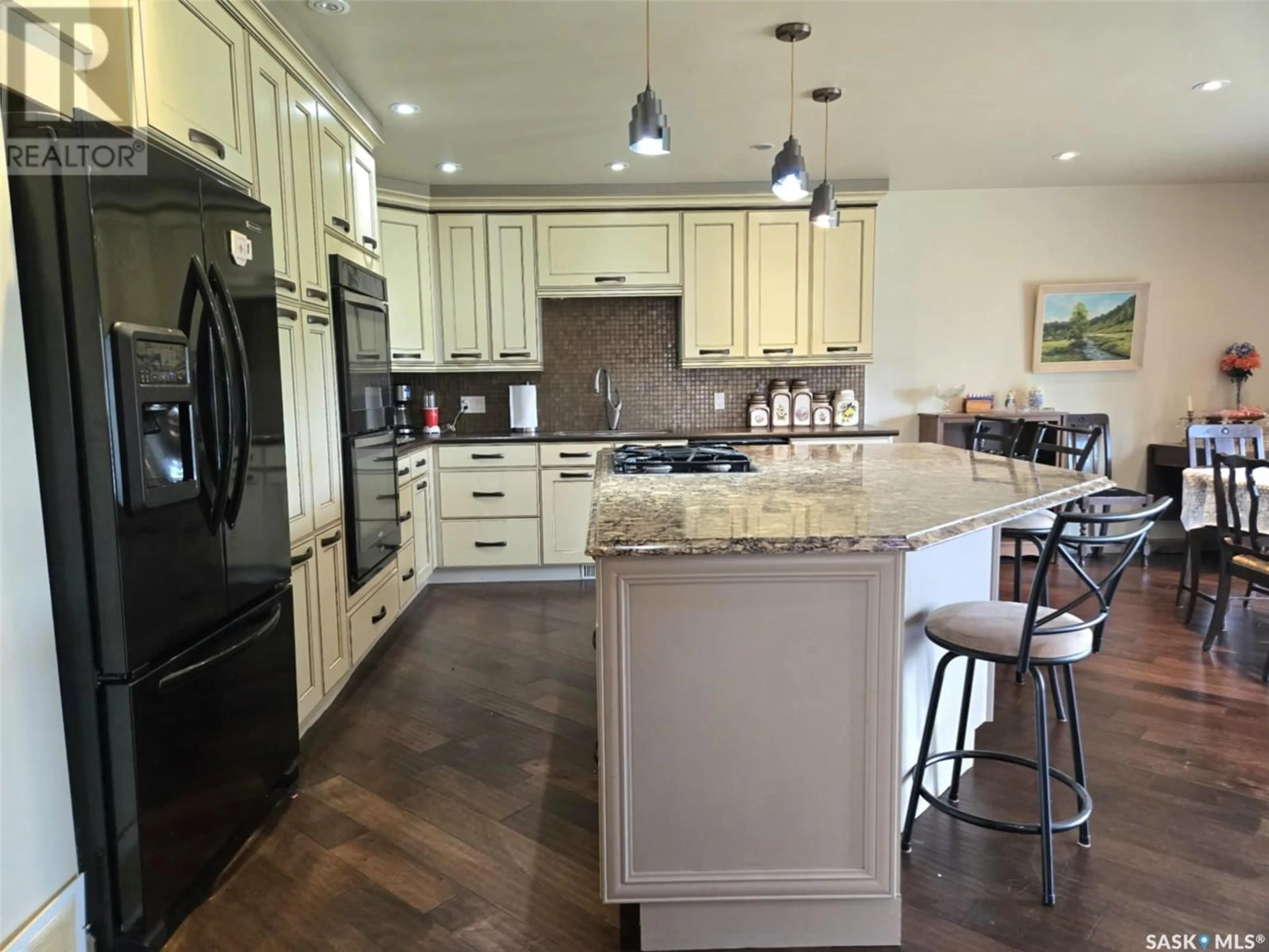 Open concept kitchen, unknown for 301 DOUGLAS AVENUE, Orkney Rm No. 244 Saskatchewan S3N4K1