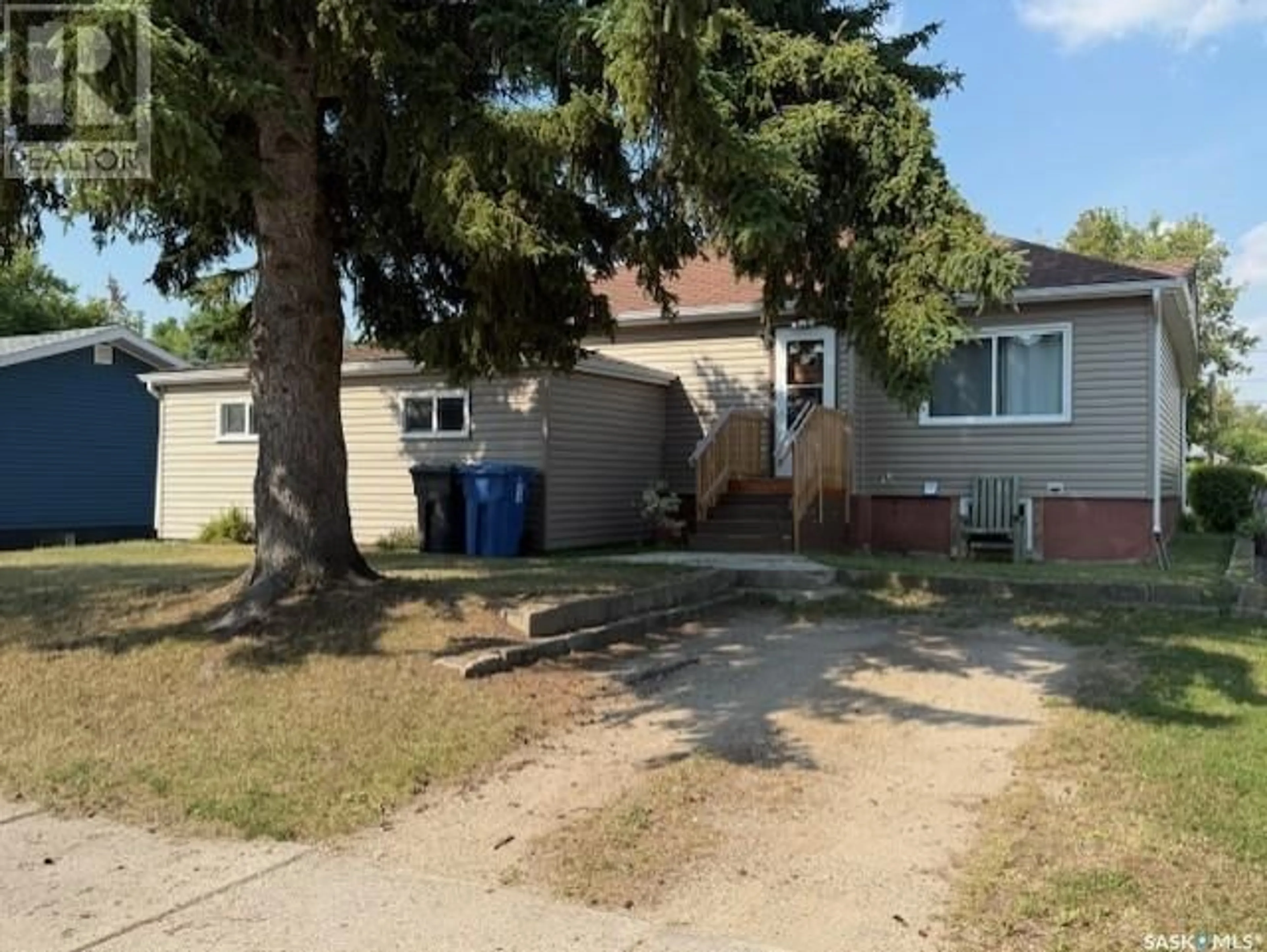 A pic from outside/outdoor area/front of a property/back of a property/a pic from drone, street for 375 SCOTIA STREET, Melville Saskatchewan S0A2P0