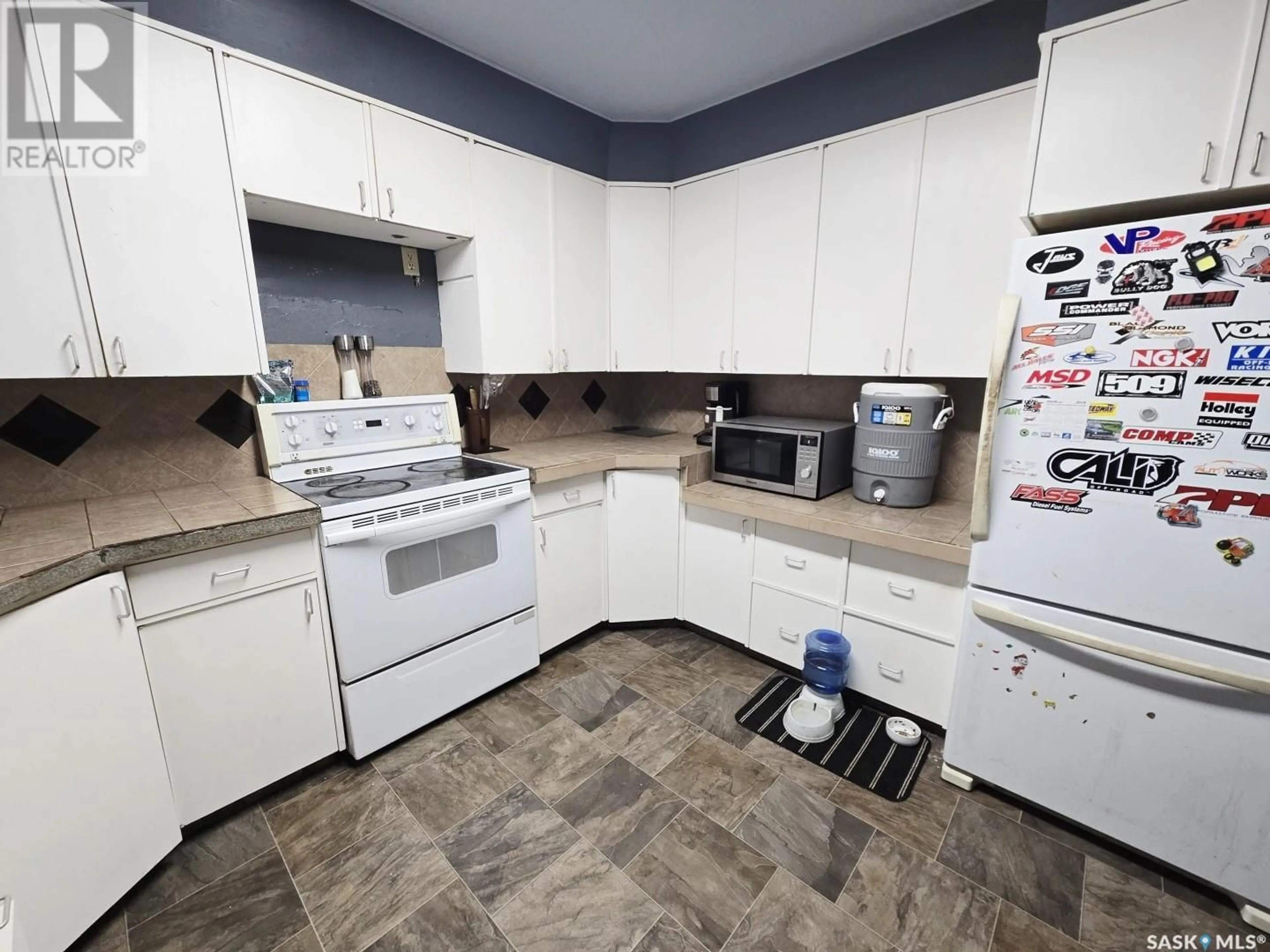 Standard kitchen, unknown for 324 NORREYS STREET, Drake Saskatchewan S0K1H0