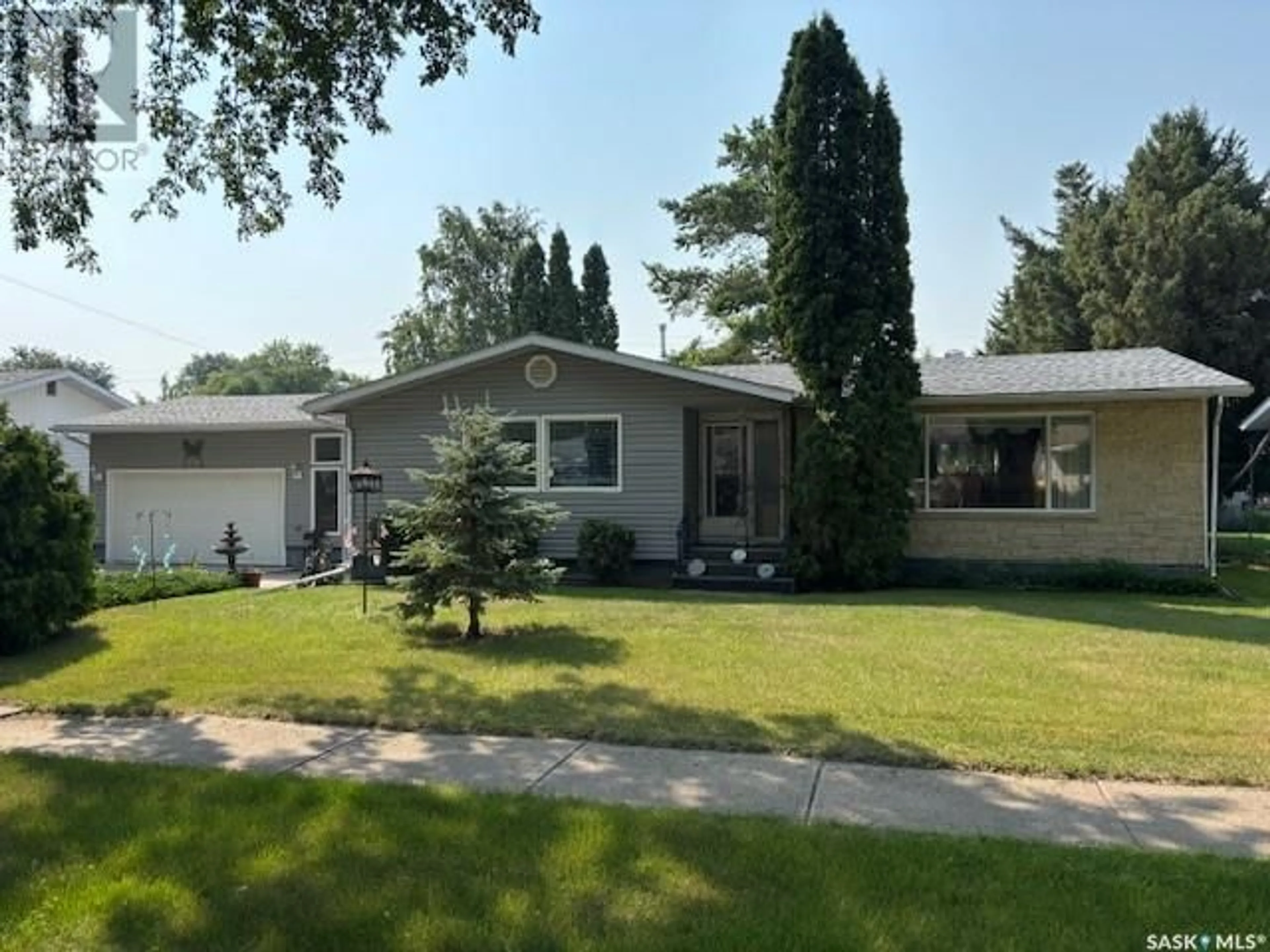 Home with vinyl exterior material, street for 204 SHEVCHENKO CRESCENT, Canora Saskatchewan S0A0L0