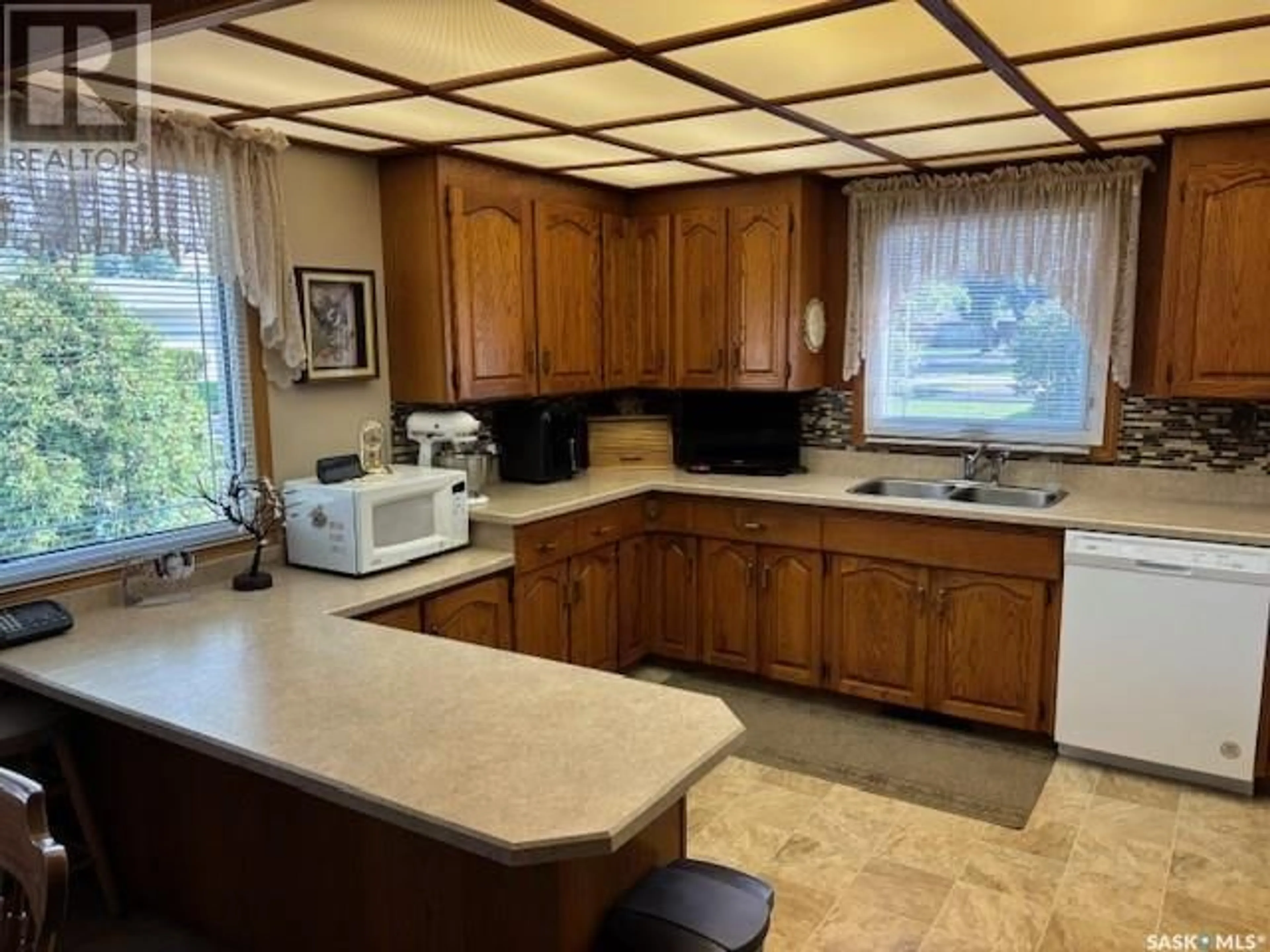 Standard kitchen, ceramic/tile floor for 204 SHEVCHENKO CRESCENT, Canora Saskatchewan S0A0L0