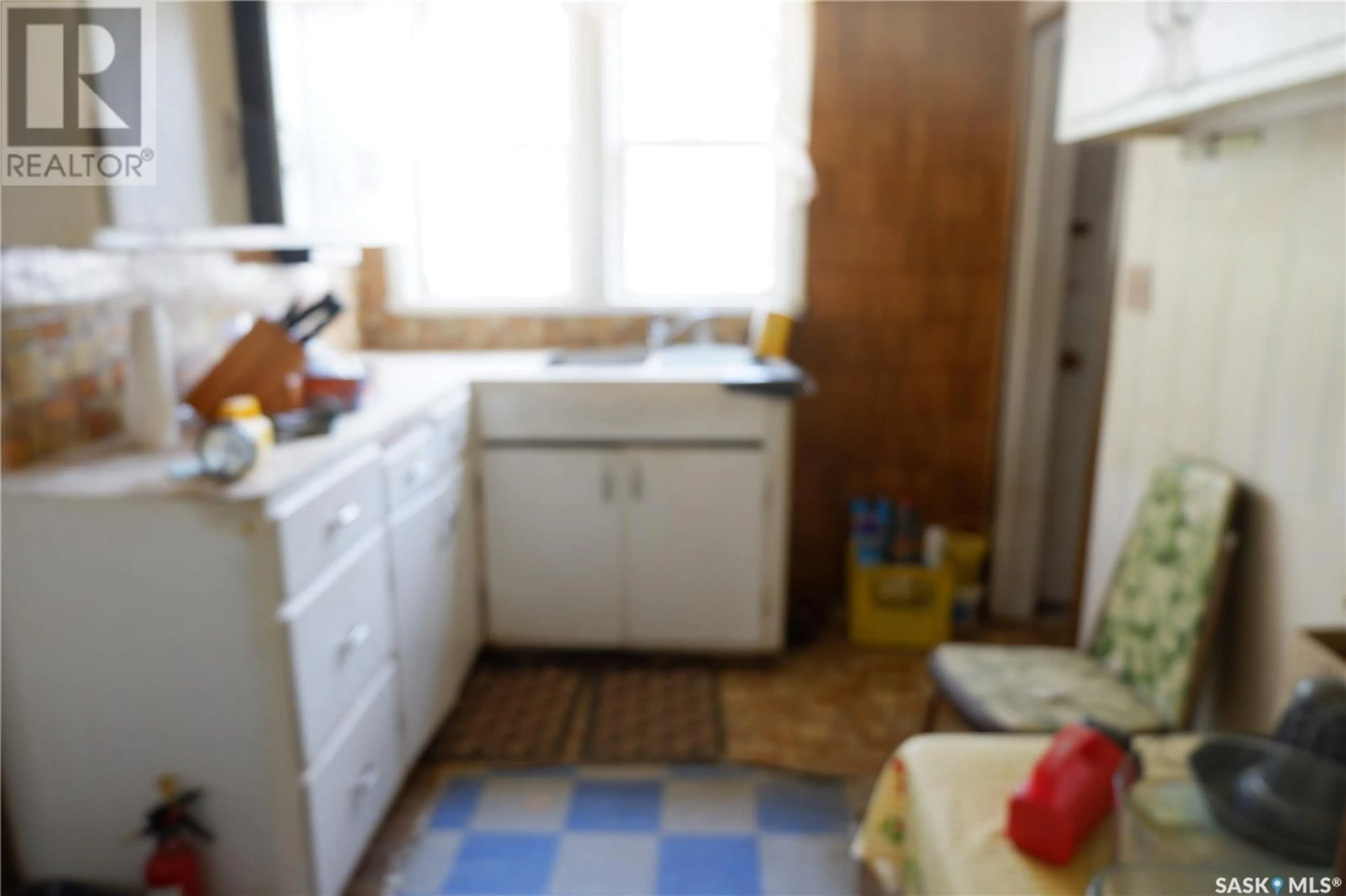 Standard kitchen, floor is not visible for 401 6TH AVENUE, Assiniboia Saskatchewan S0H0B0