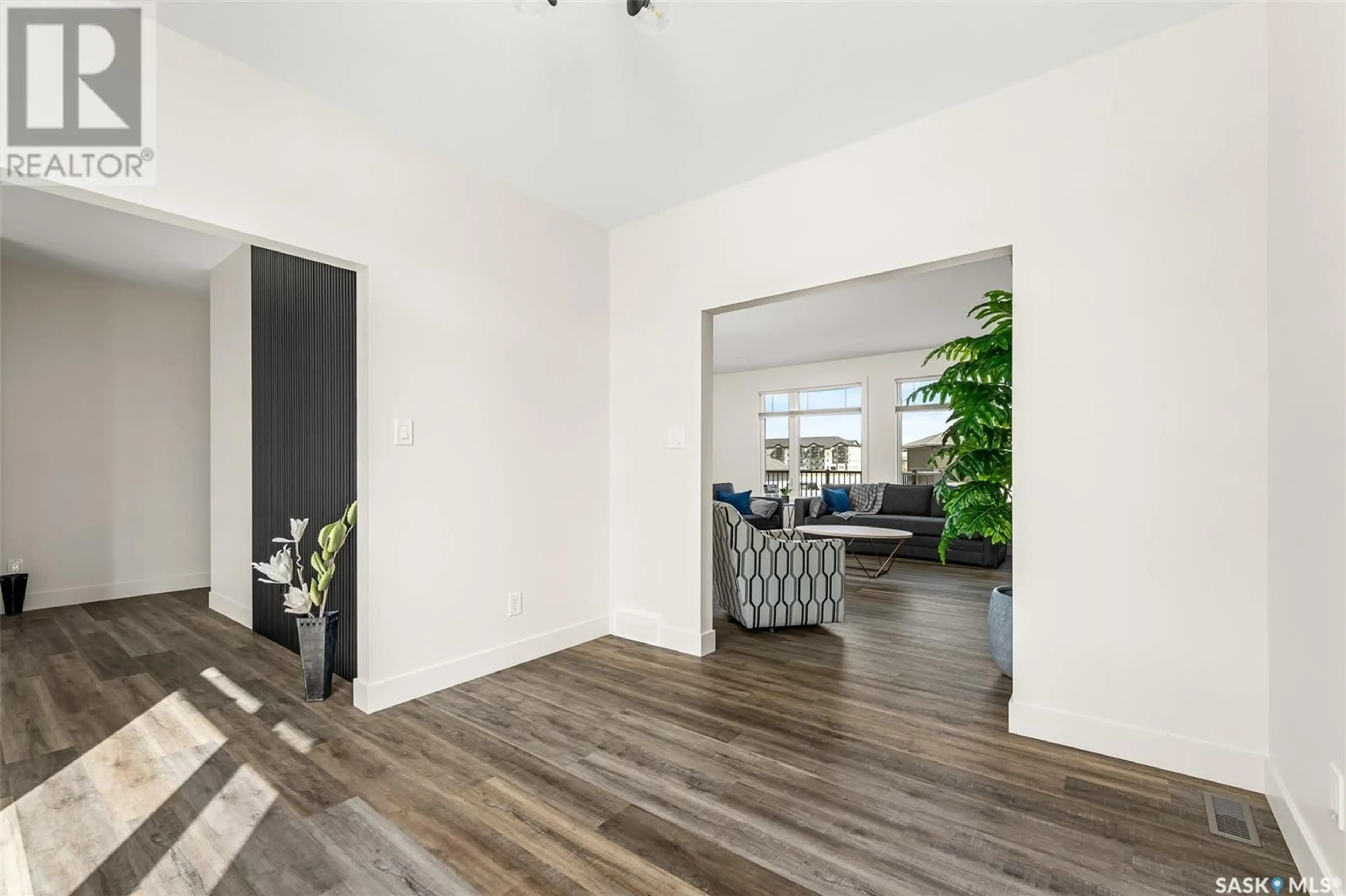 Indoor entryway for 1737 HAYES LANE, Moose Jaw Saskatchewan S6J0B6