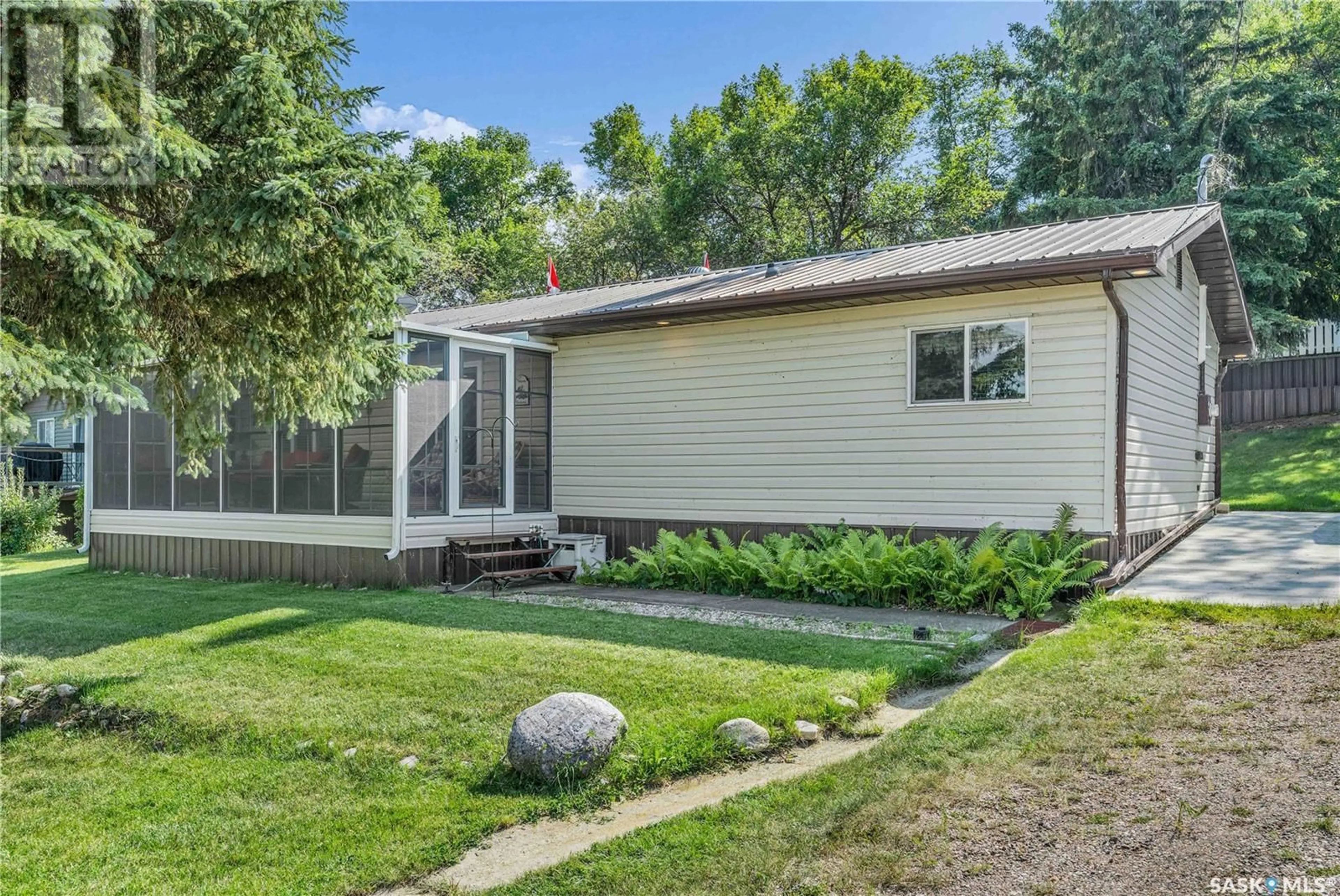 Home with vinyl exterior material, unknown for 775 LAKESIDE DRIVE, Marquis Rm No. 191 Saskatchewan S0H2X0
