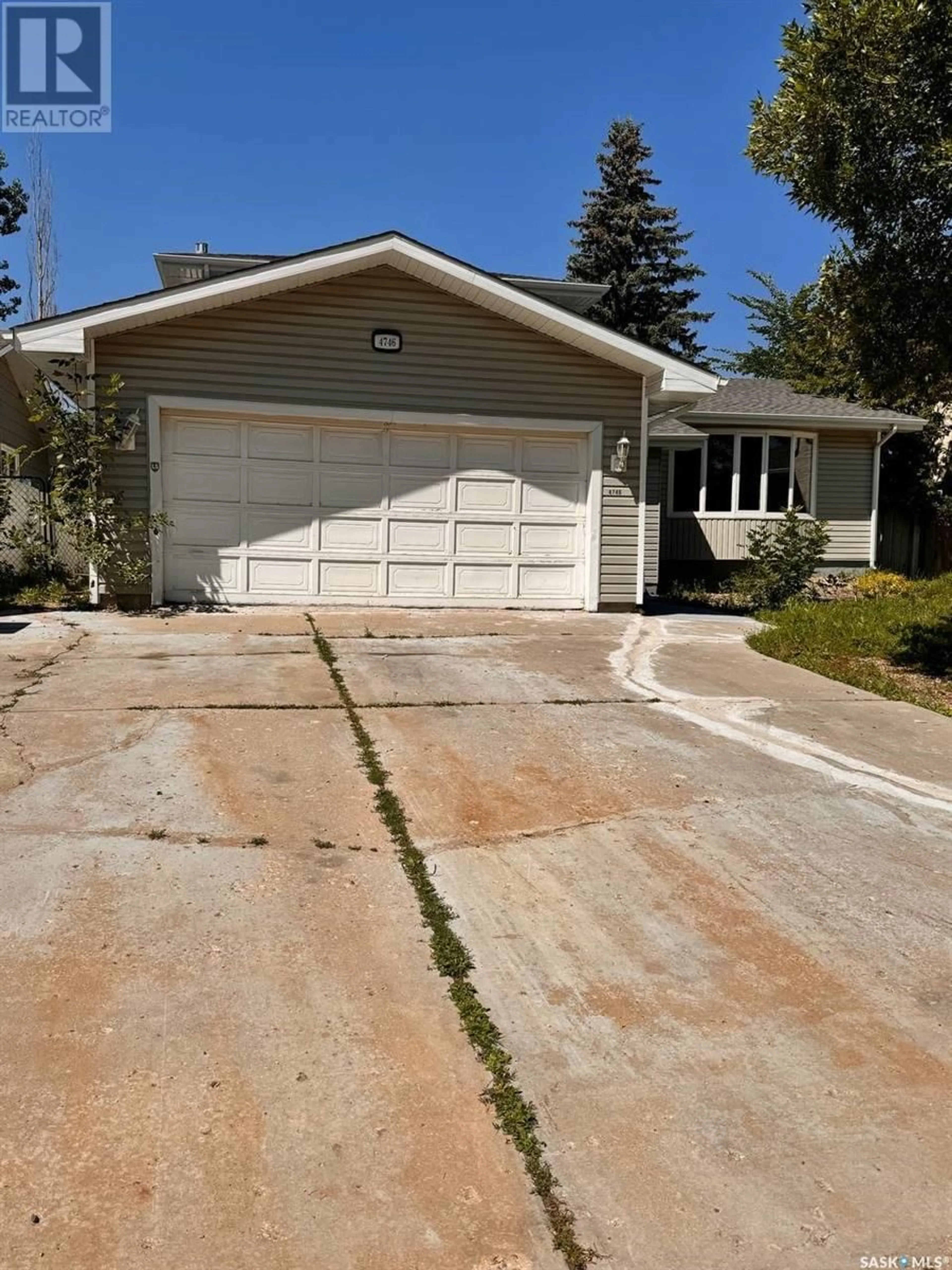 Home with vinyl exterior material, street for 4746 MCTAVISH STREET, Regina Saskatchewan S4S6N6