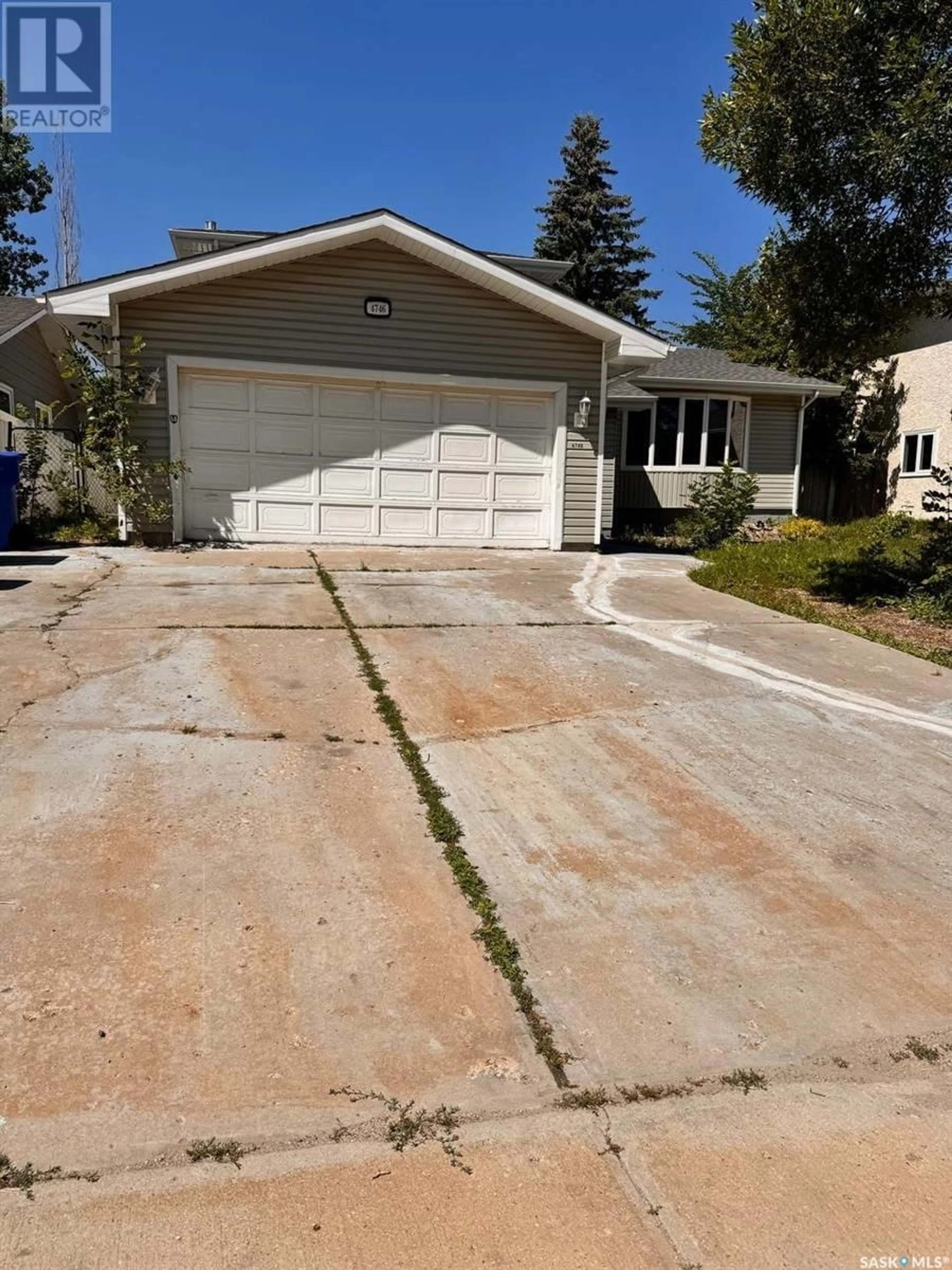 Home with vinyl exterior material, street for 4746 MCTAVISH STREET, Regina Saskatchewan S4S6N6