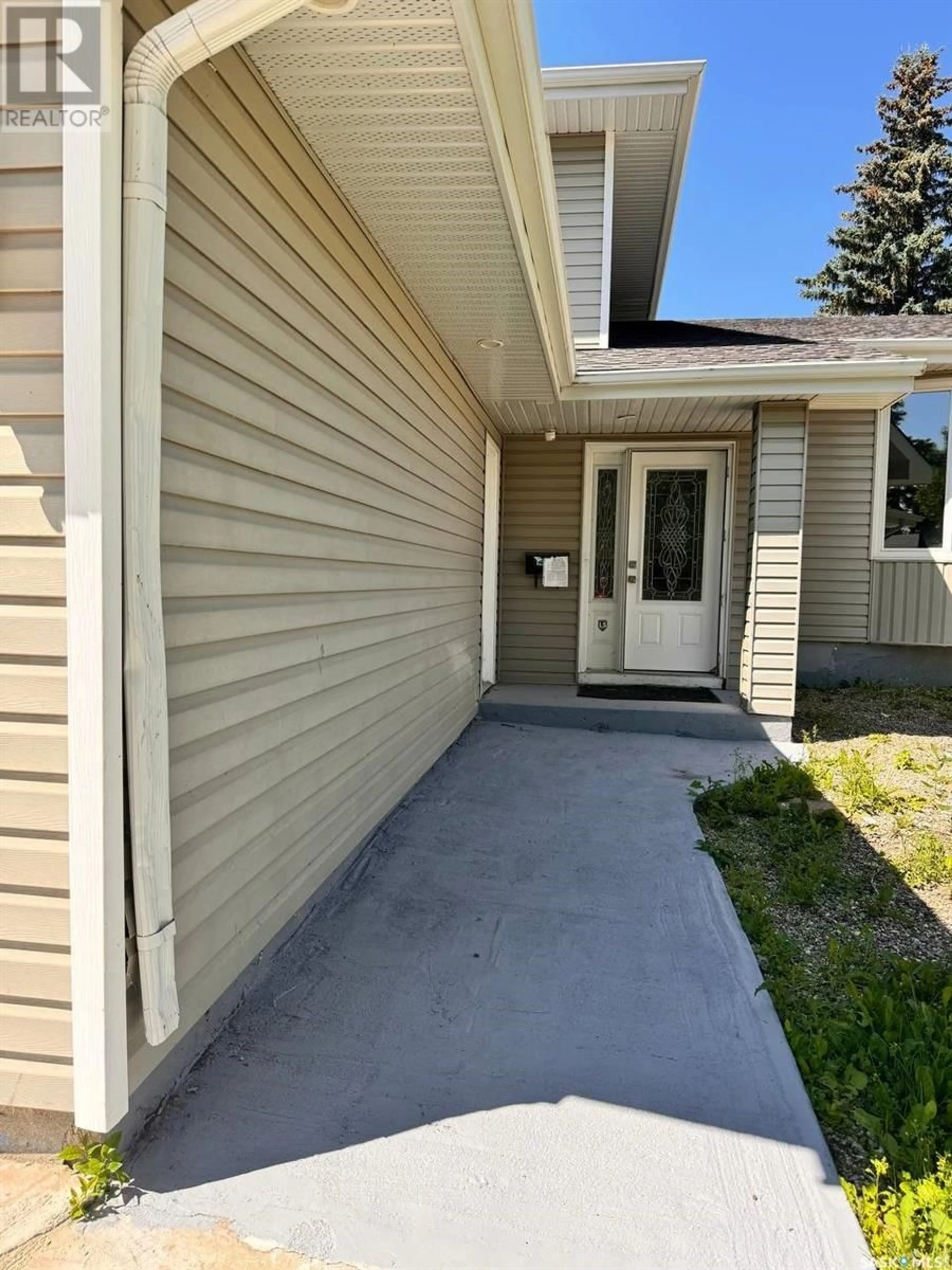 Home with vinyl exterior material, street for 4746 MCTAVISH STREET, Regina Saskatchewan S4S6N6