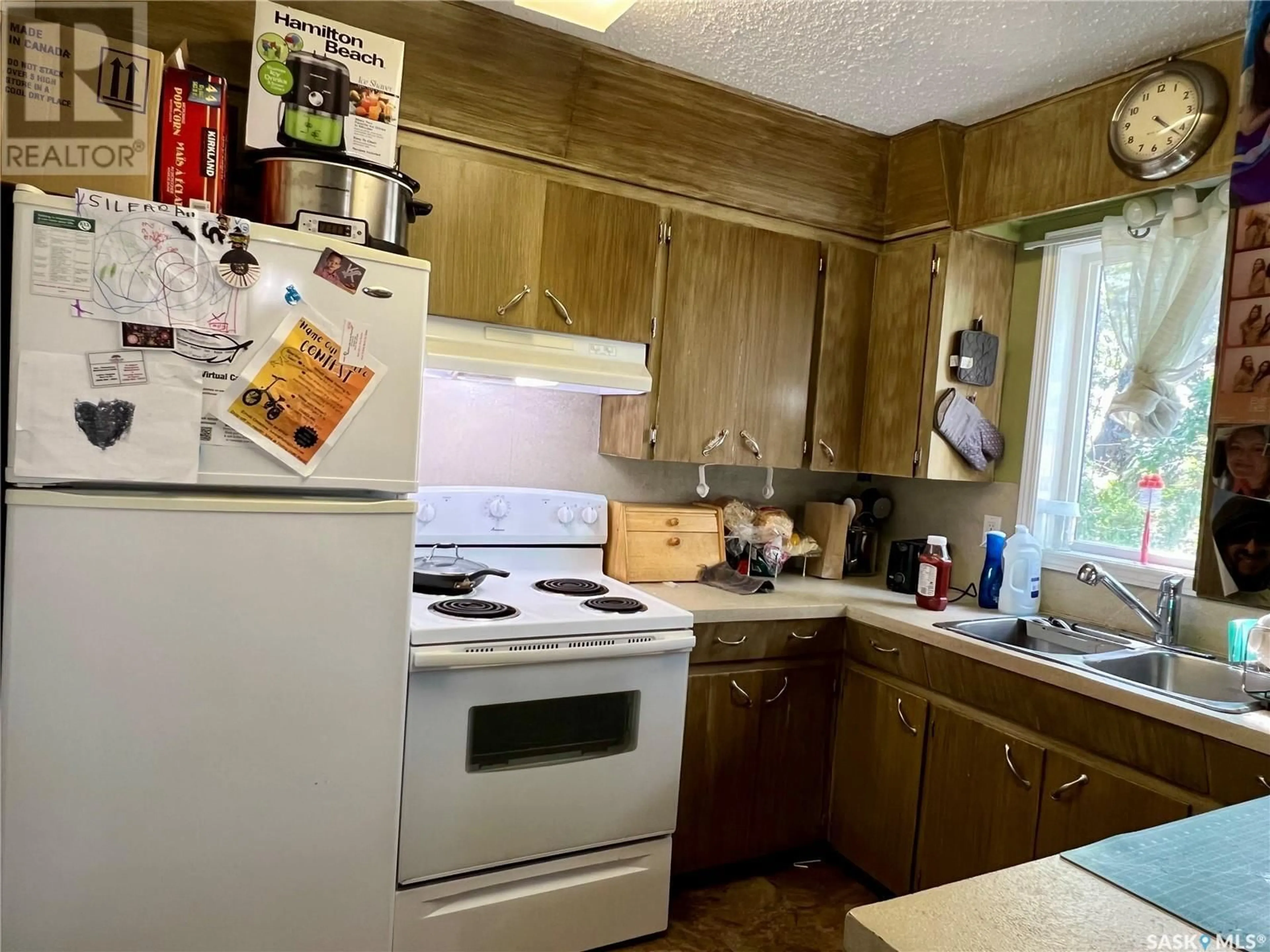 Standard kitchen, unknown for 614 CENTRE STREET, Meadow Lake Saskatchewan S9X1G1