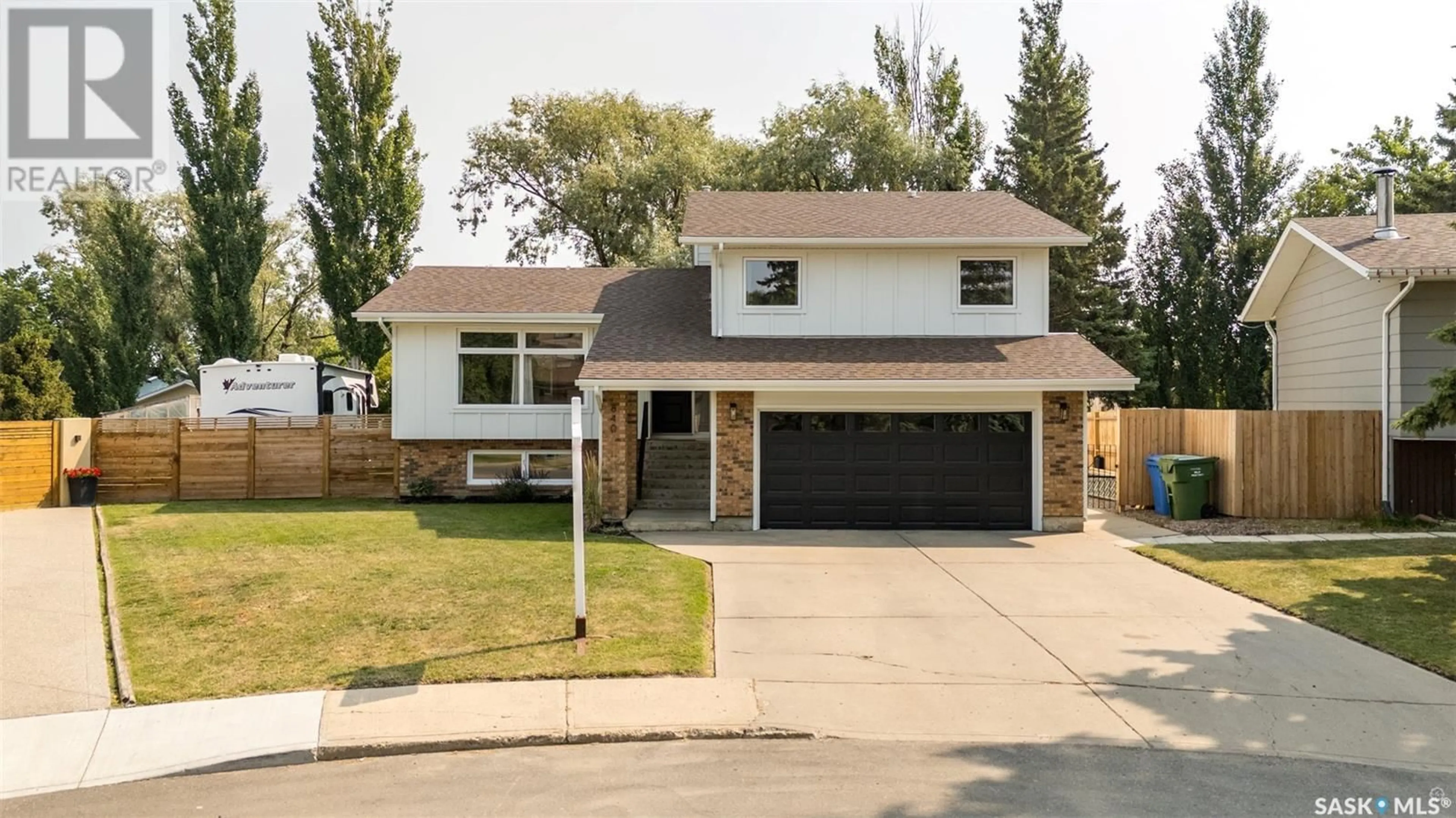 Home with vinyl exterior material, street for 840 CHESTER PLACE, Prince Albert Saskatchewan S6V6Y8
