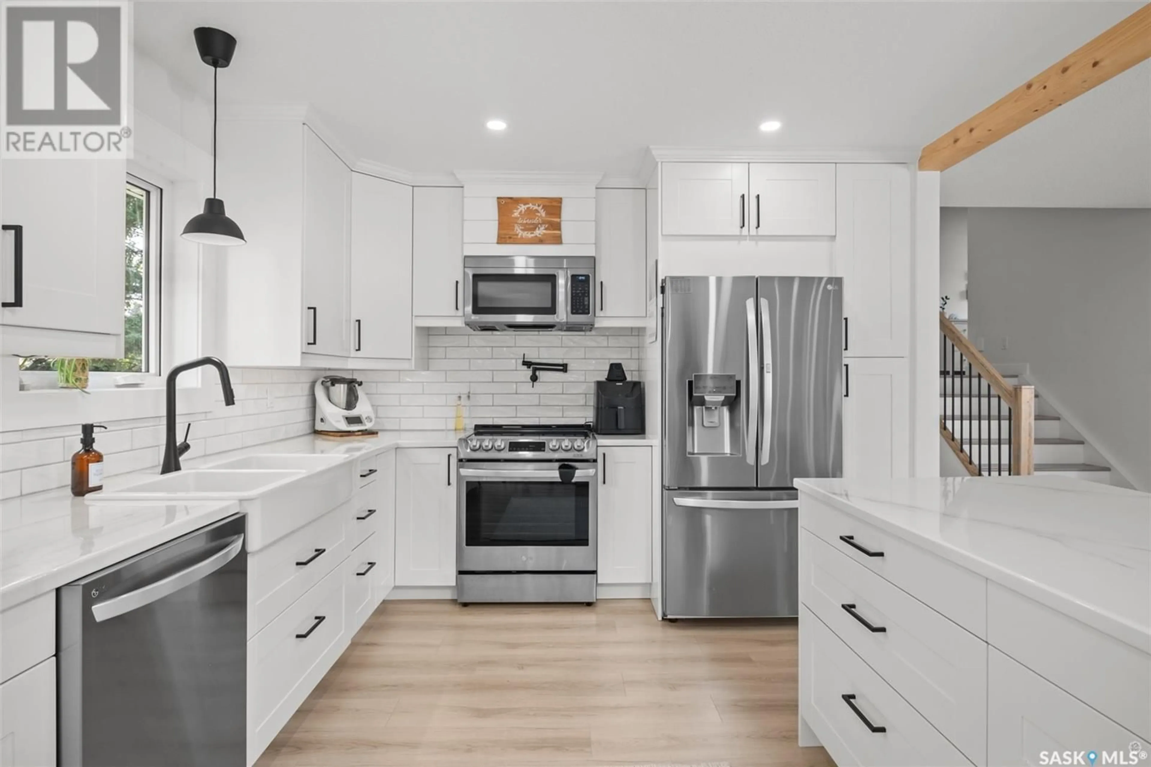 Open concept kitchen, unknown for 840 CHESTER PLACE, Prince Albert Saskatchewan S6V6Y8